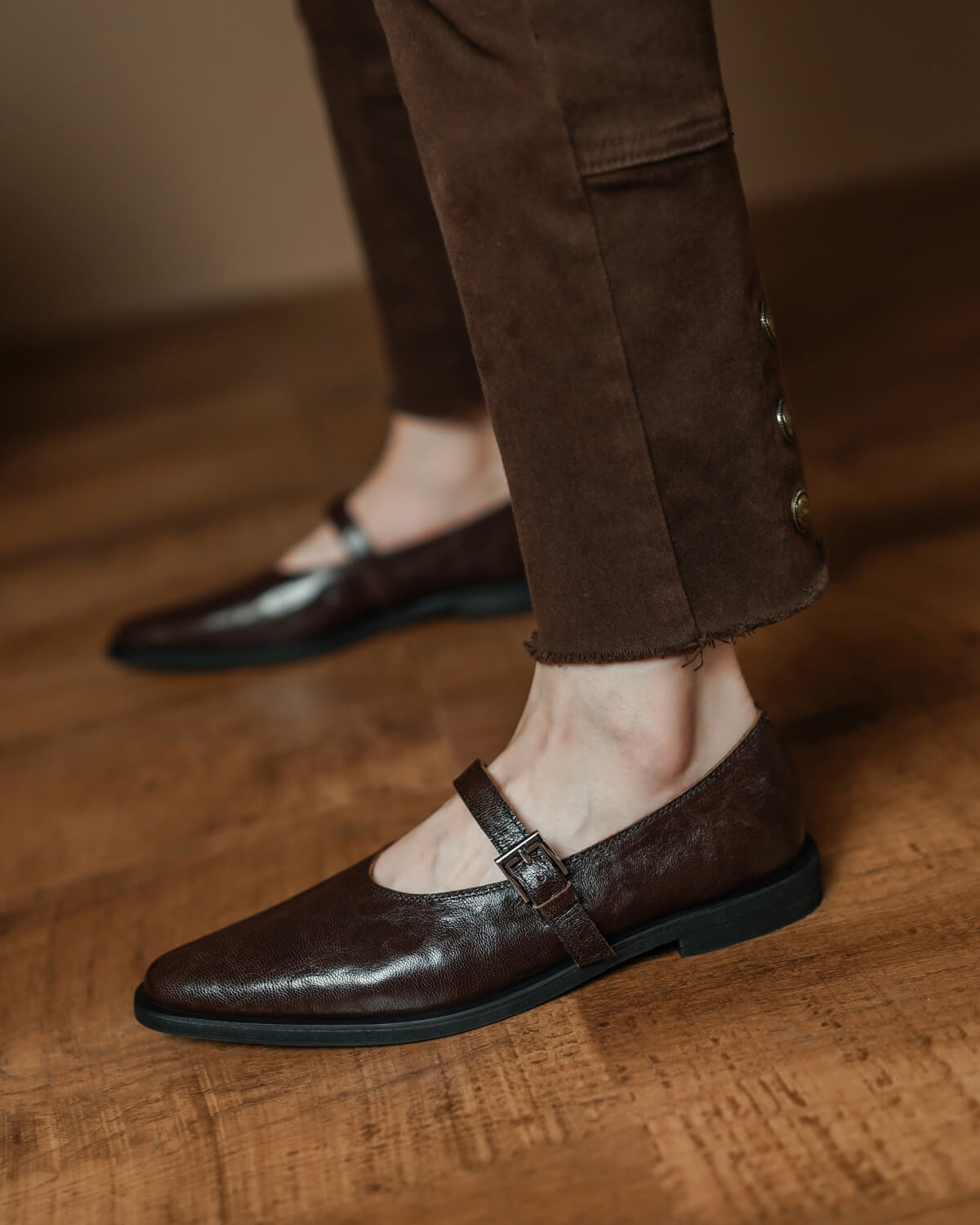 409-lambskin-mary-jane-brown-model-1