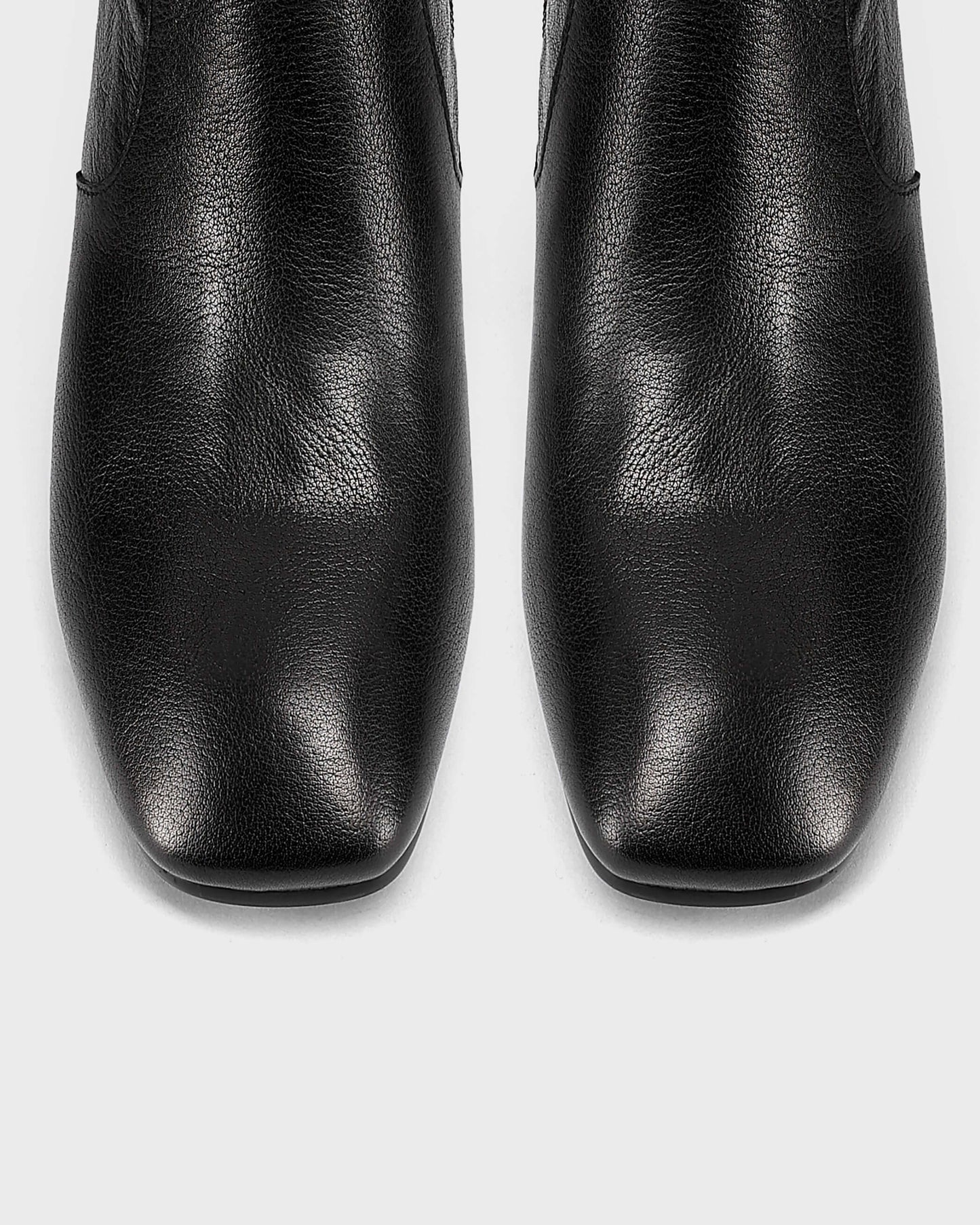 432 - Bottes à bout carré