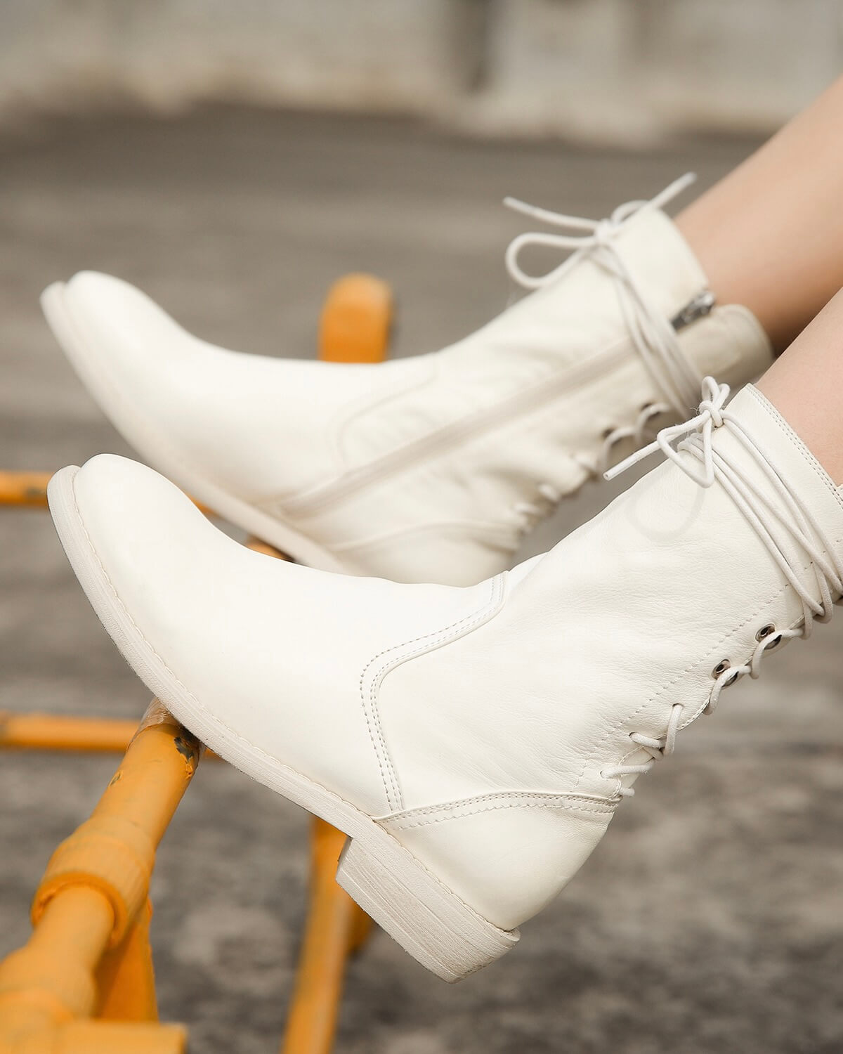 730-horsehide-boots-white-model