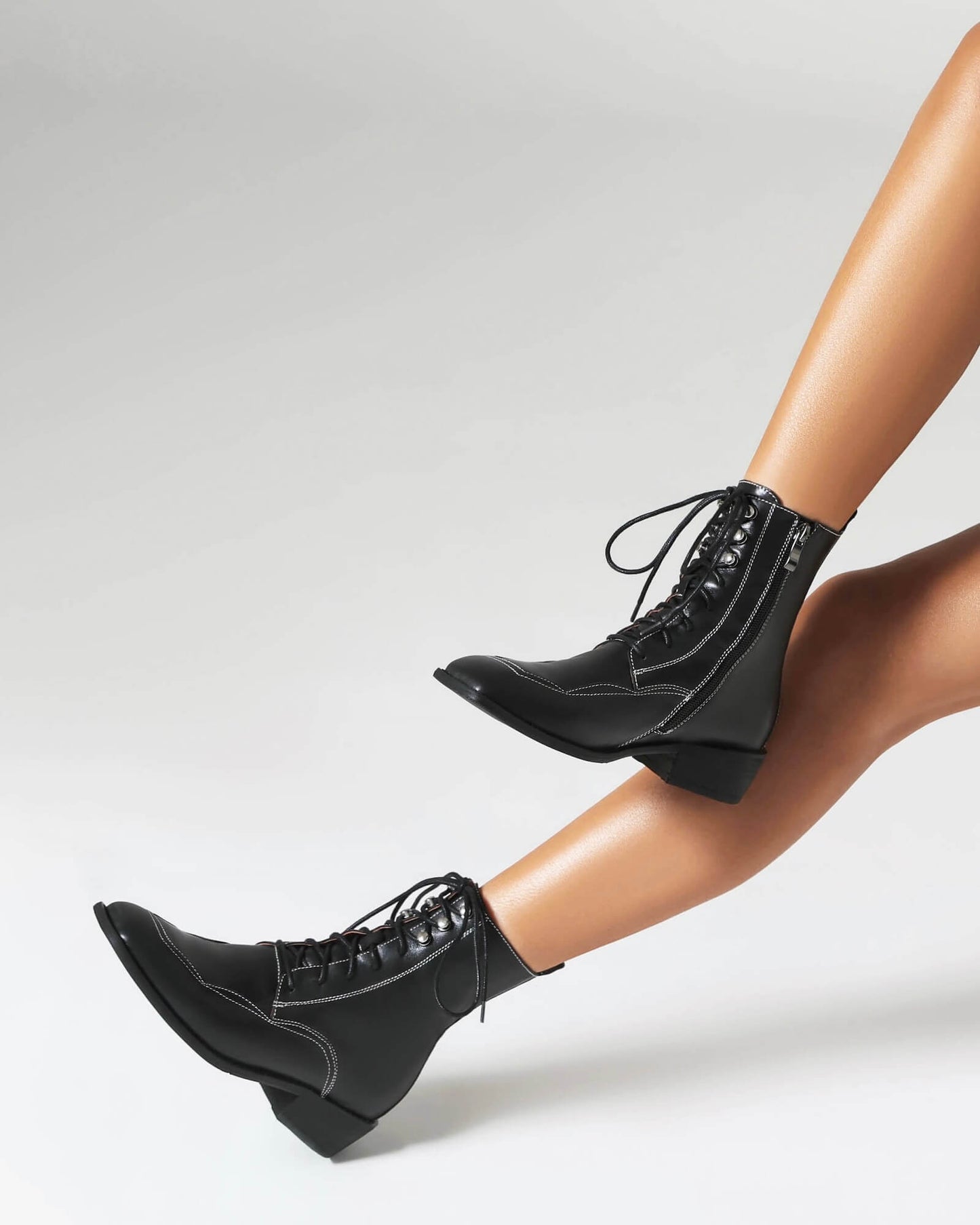 Foria-topstitching-leather-boots-model-6