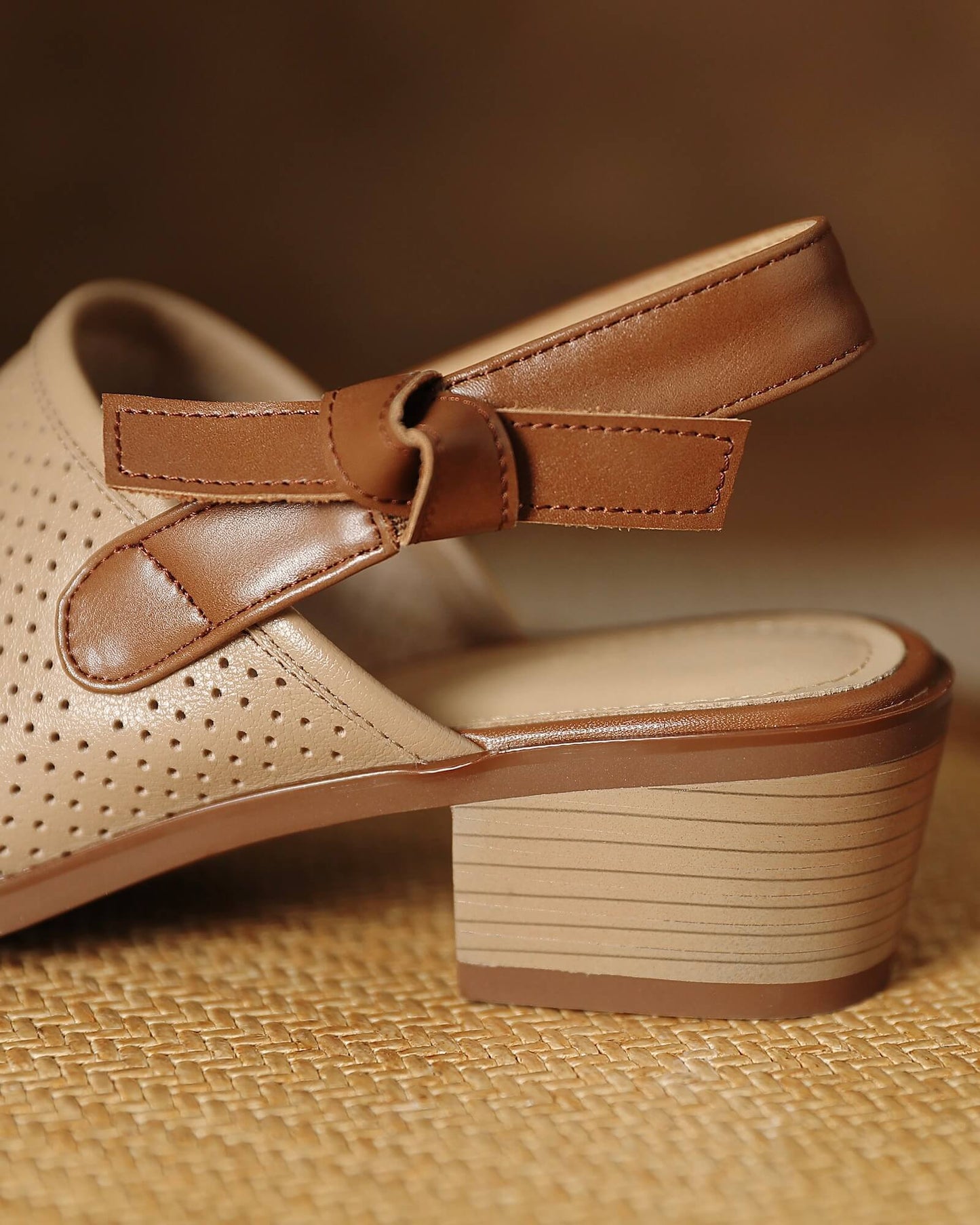 Kina - Slingbacks de piel perforada