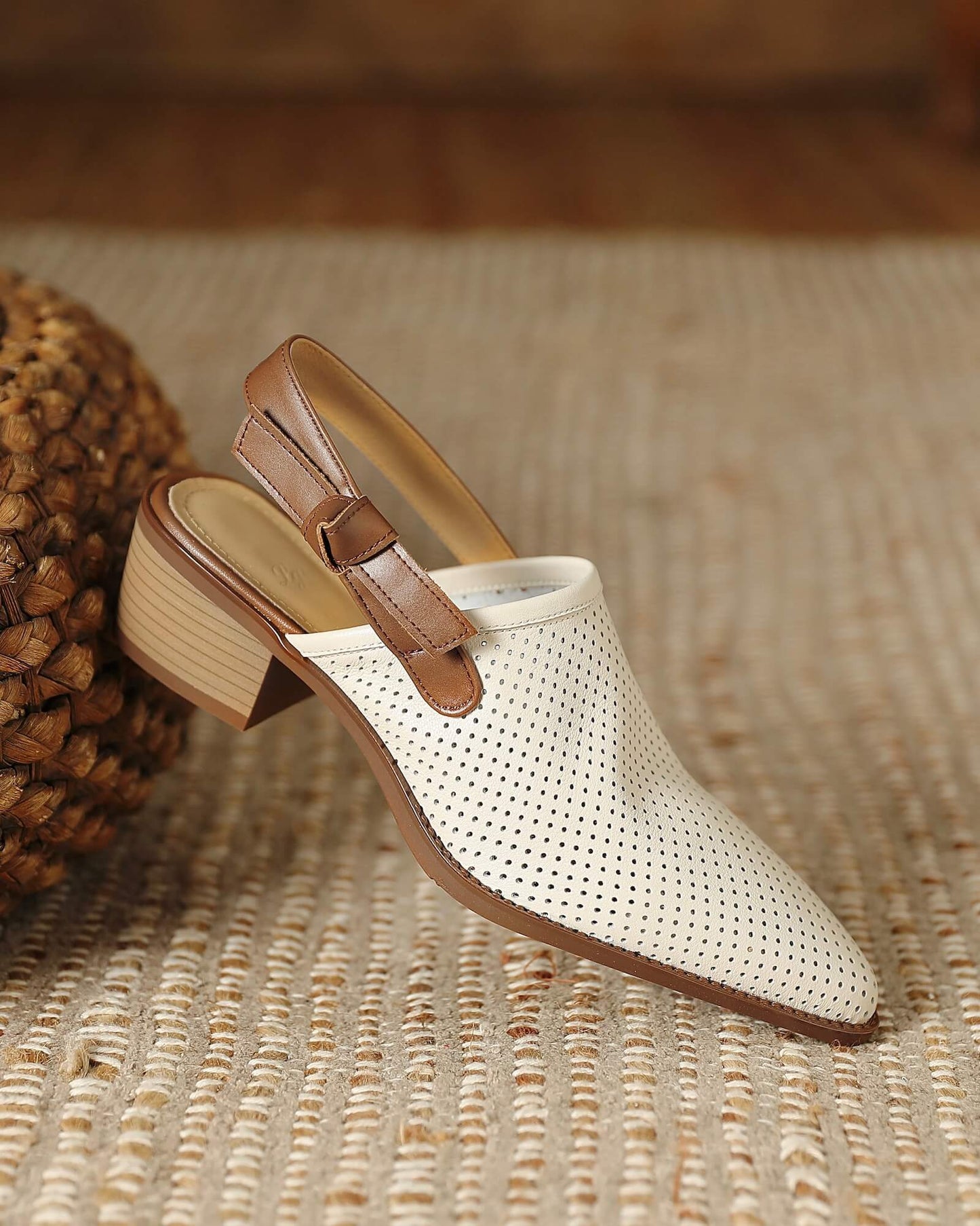 Kina - Slingbacks de piel perforada