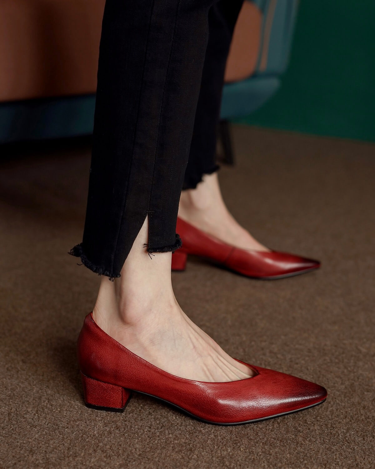 Lamar-red-leather-pumps-model-2