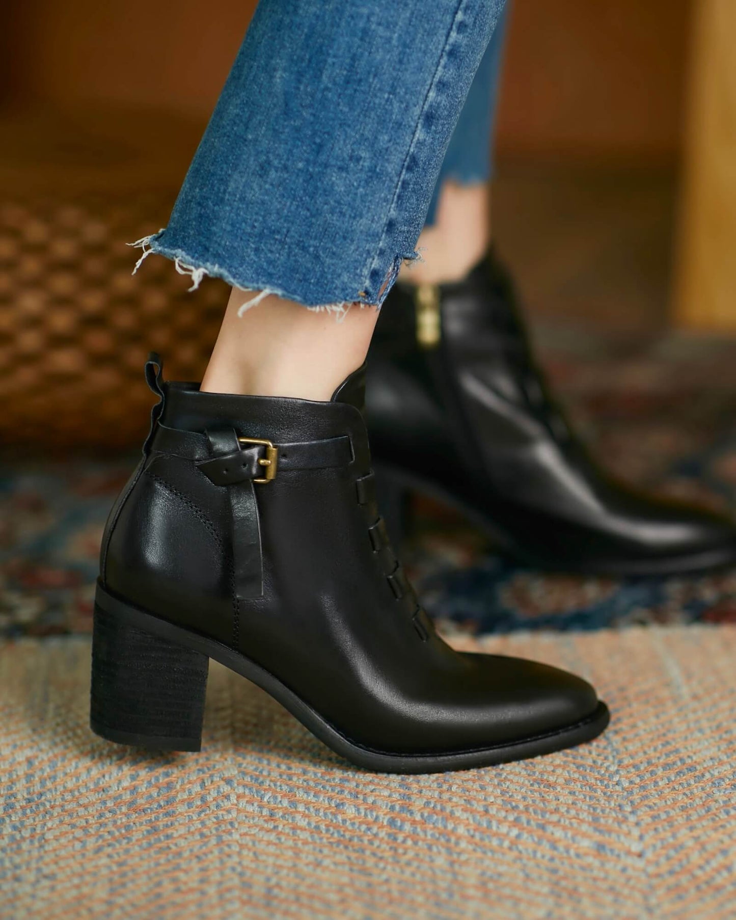Lim-leather-boots-black-model-1