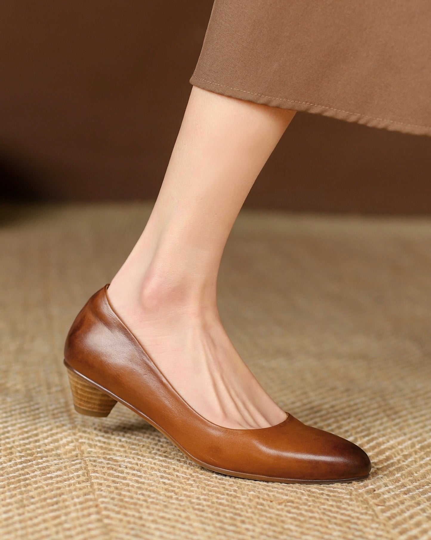 Rapur-leather-pumps-brown-model-2