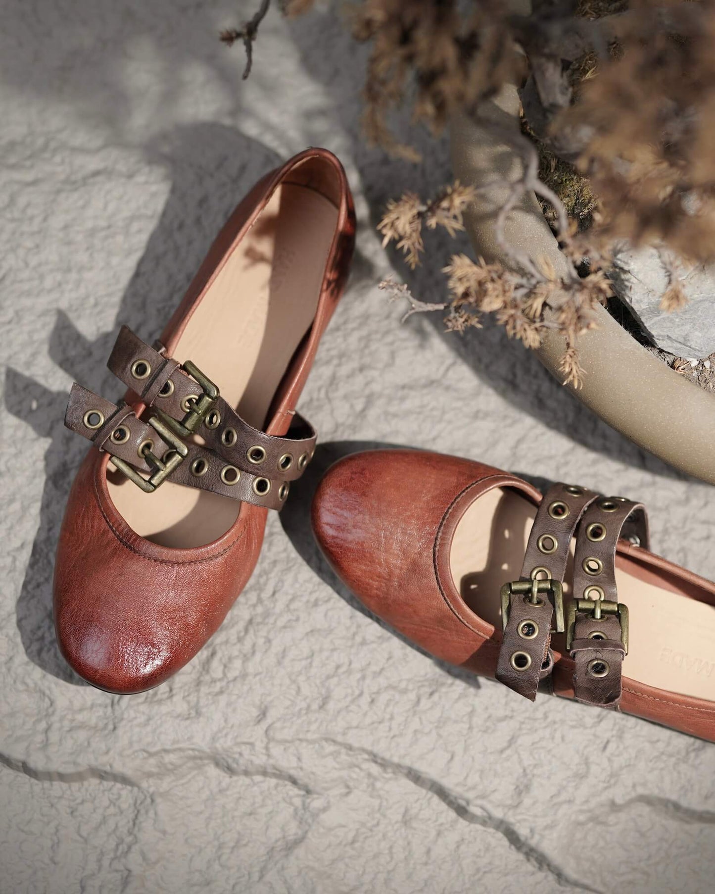 Rewa-horsehide-flats-brown-2