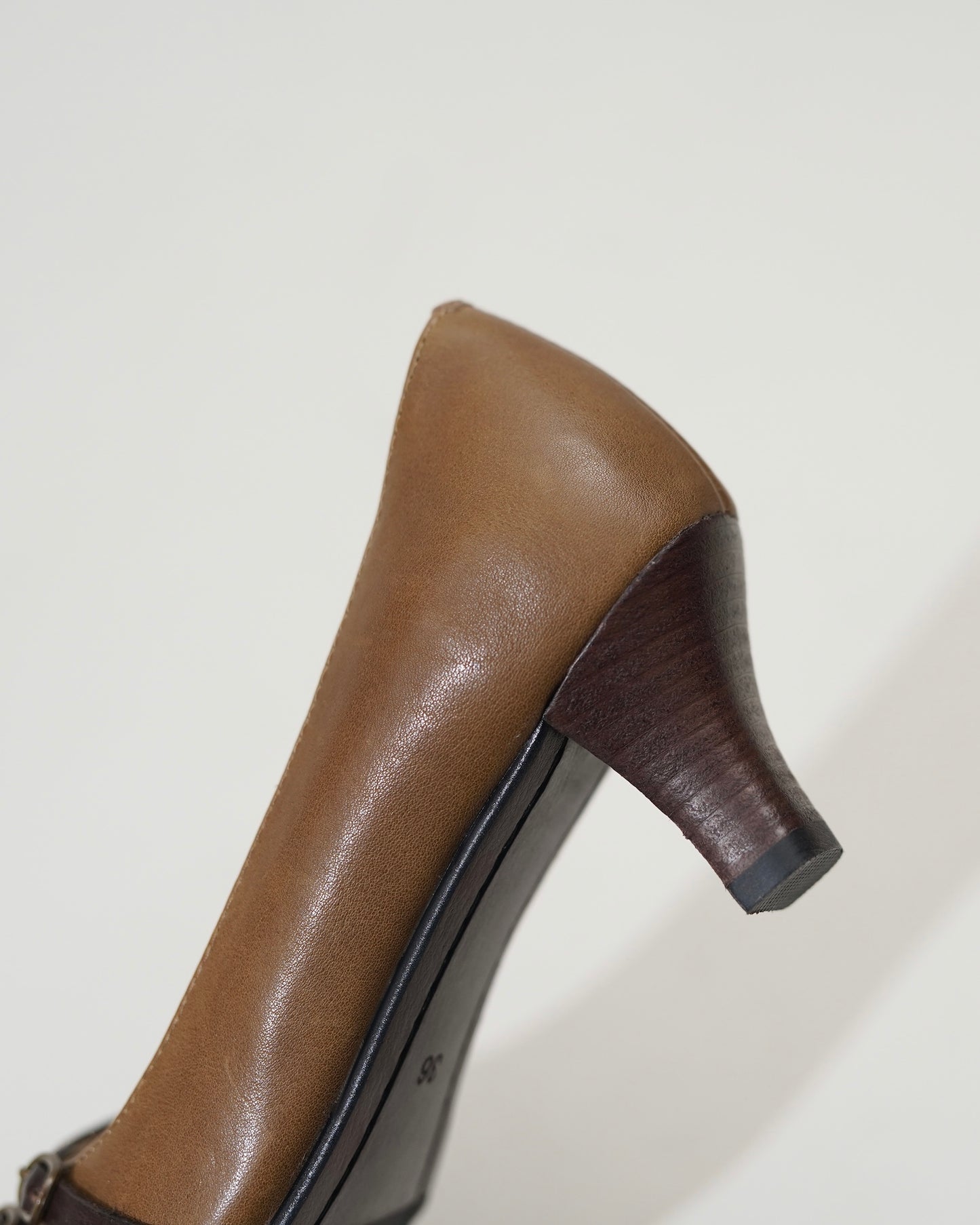 Vien - Buckled Pumps