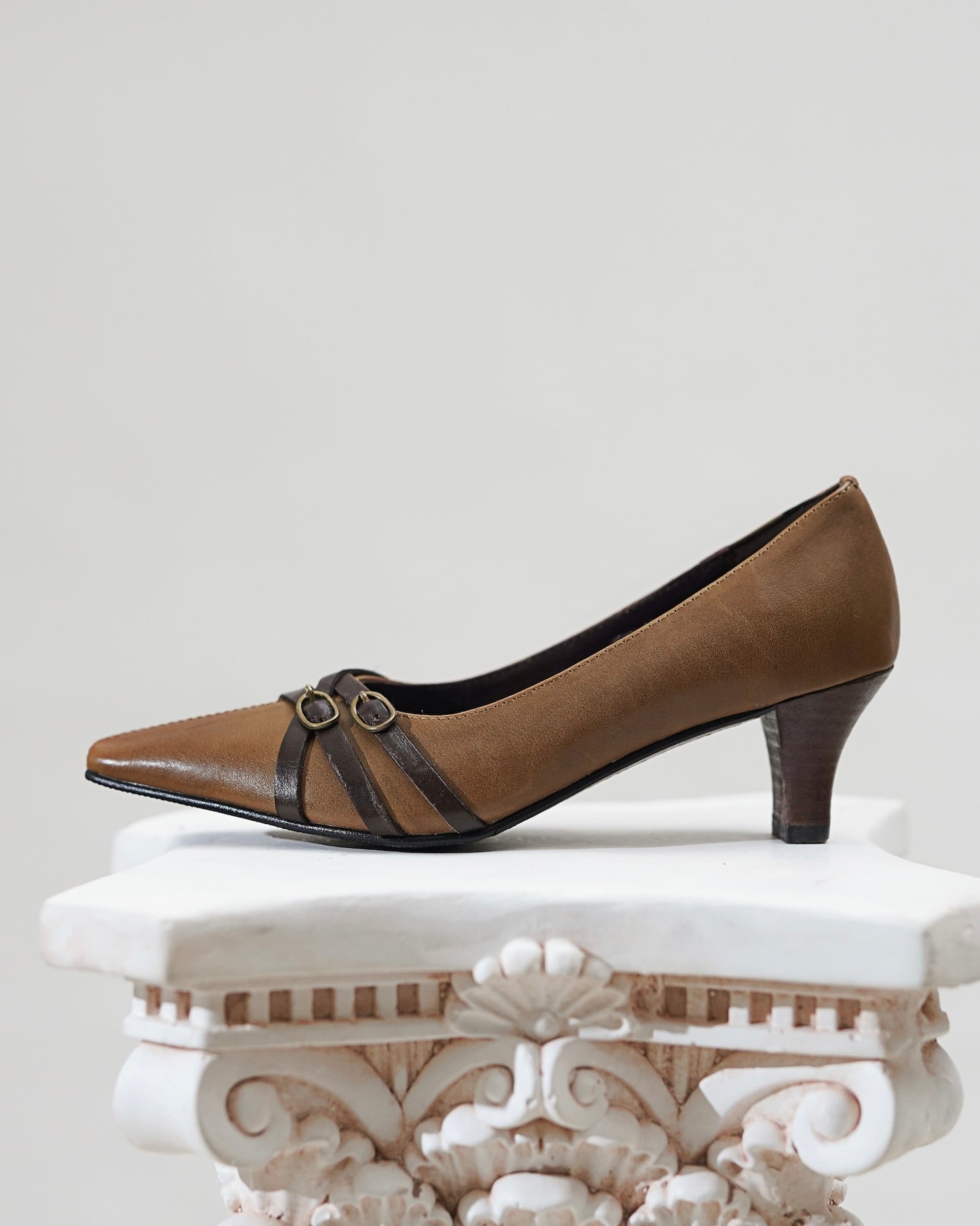 Vien - Buckled Pumps