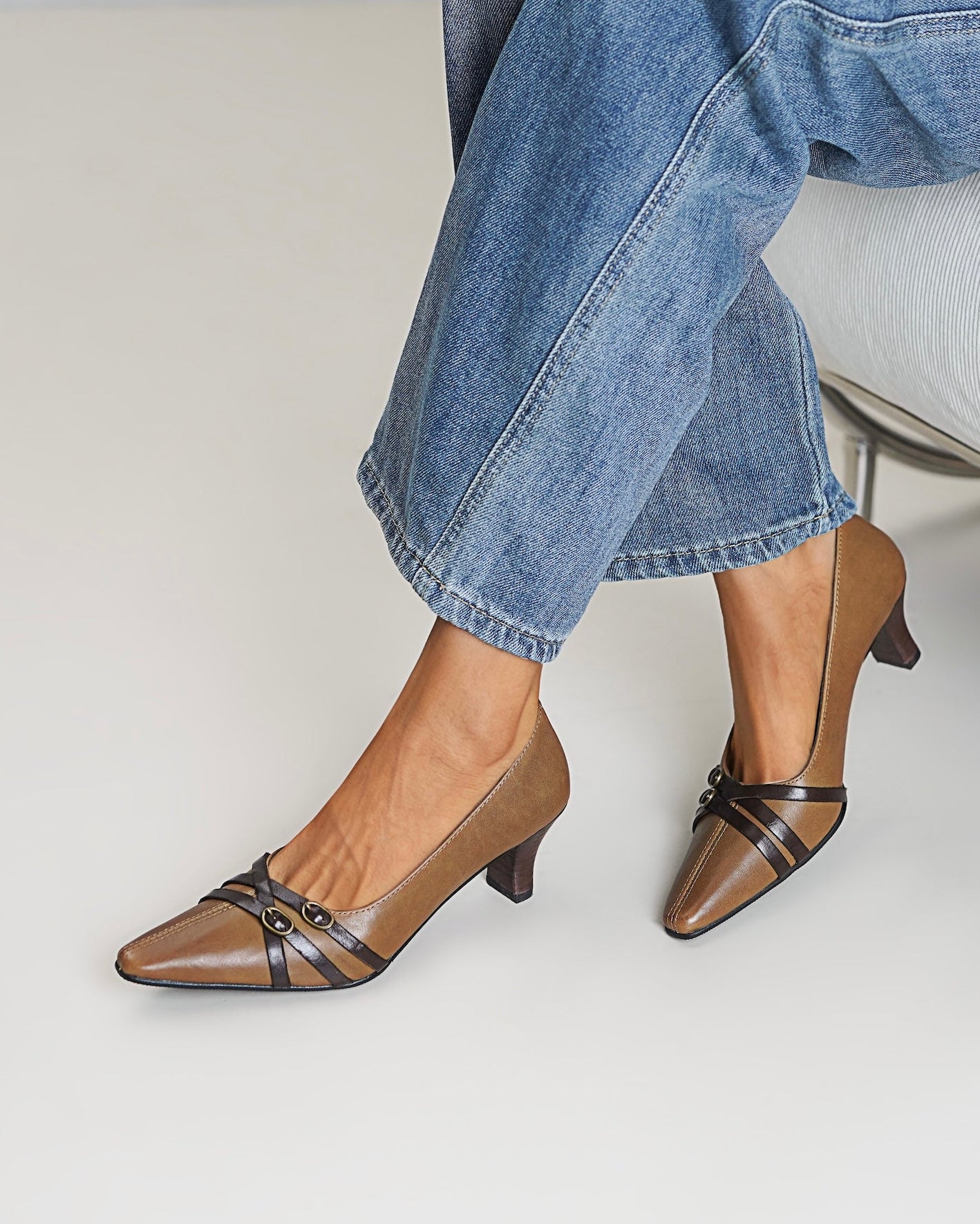 Vien - Buckled Pumps