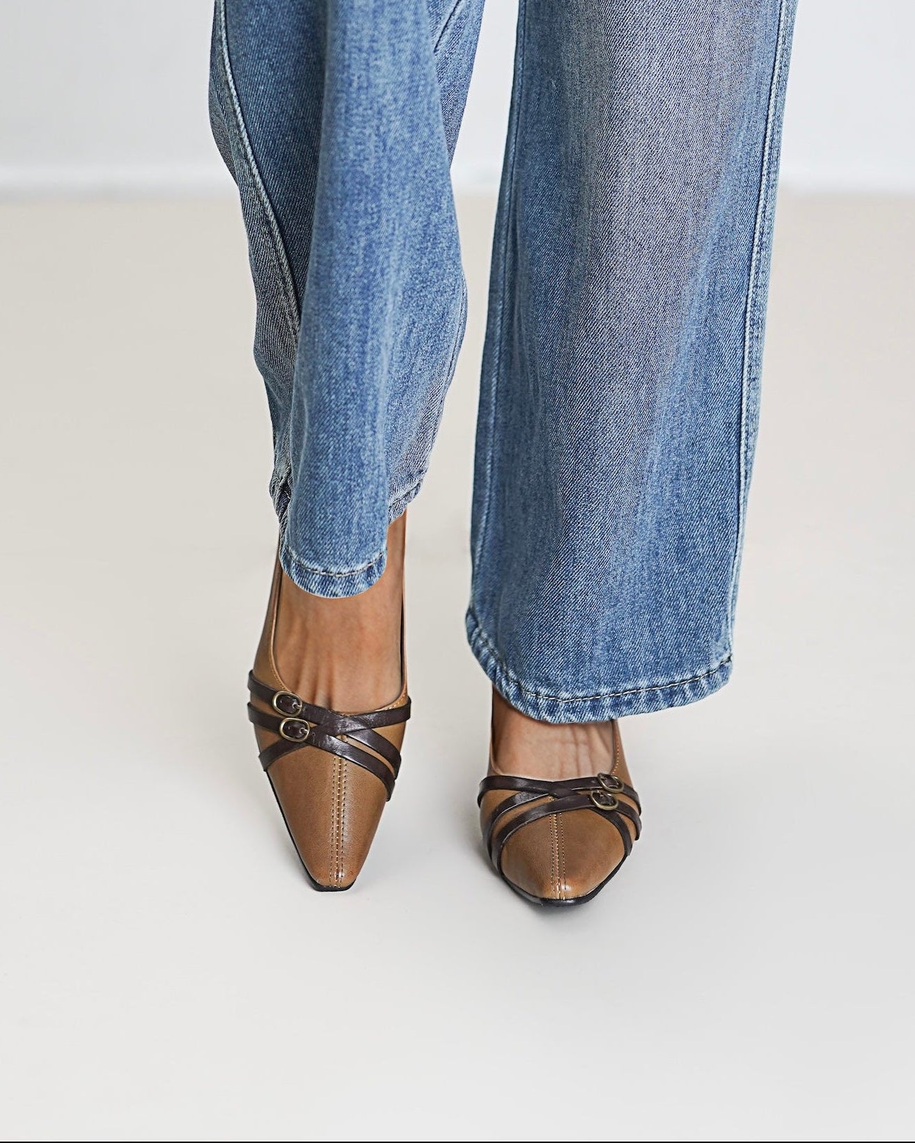 Vien - Buckled Pumps