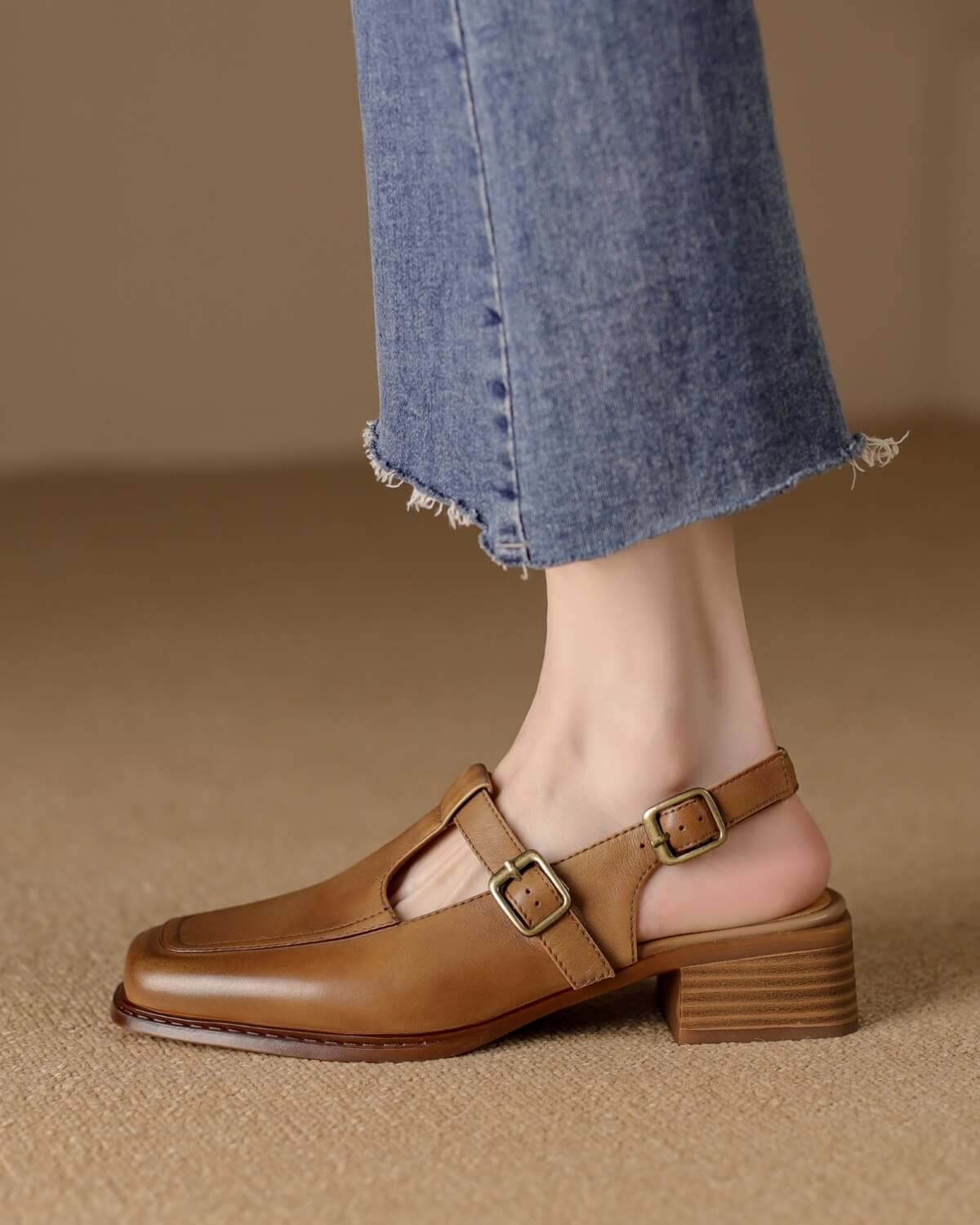 bany-slingback-leather-loafers-tan-model