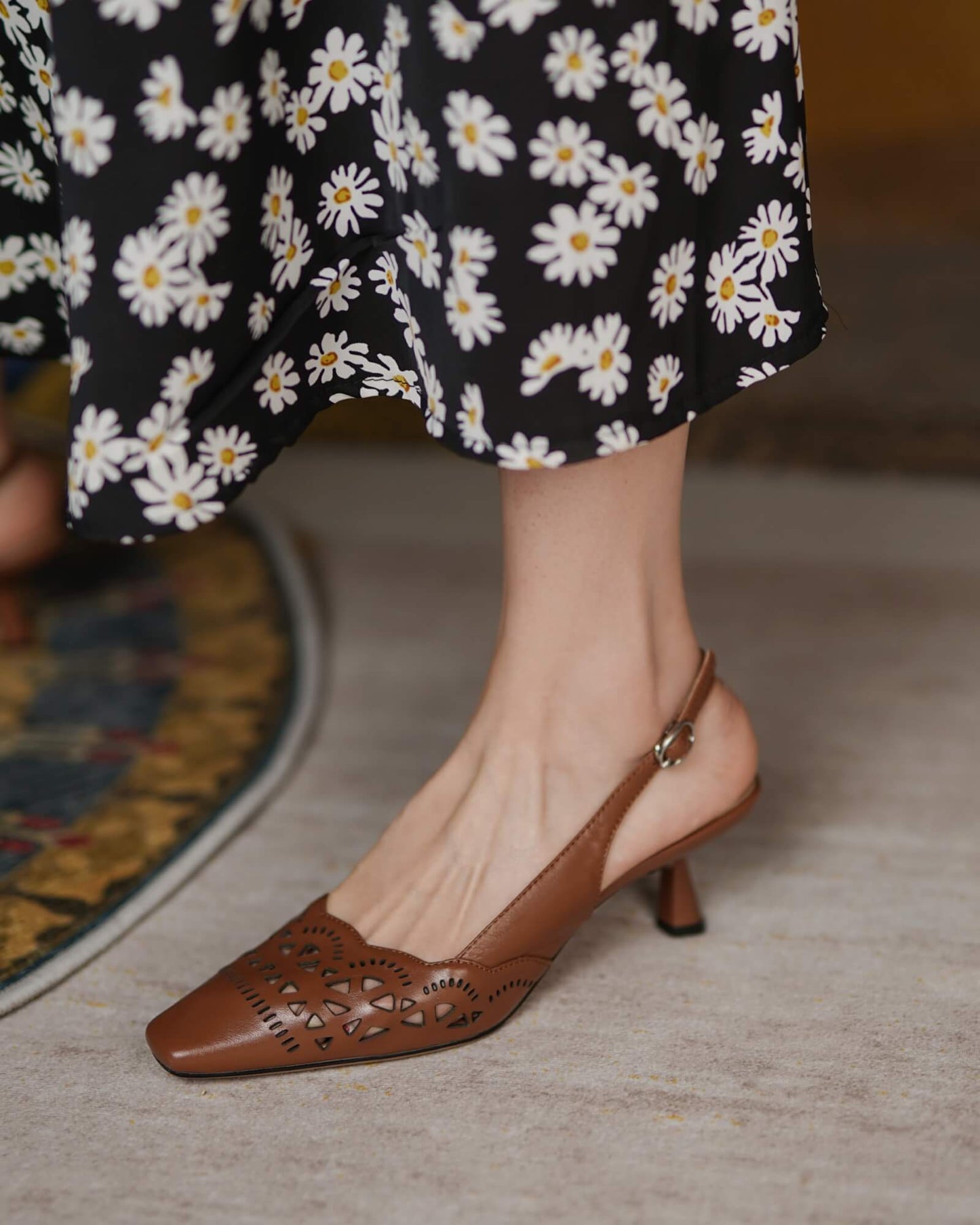 ledo-hollow-pumps-brown-model