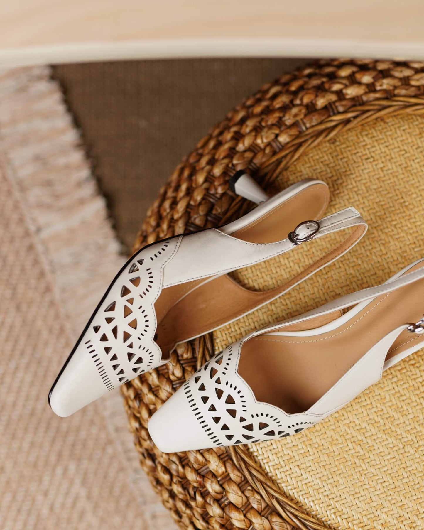 ledo-hollow-pumps-white-2