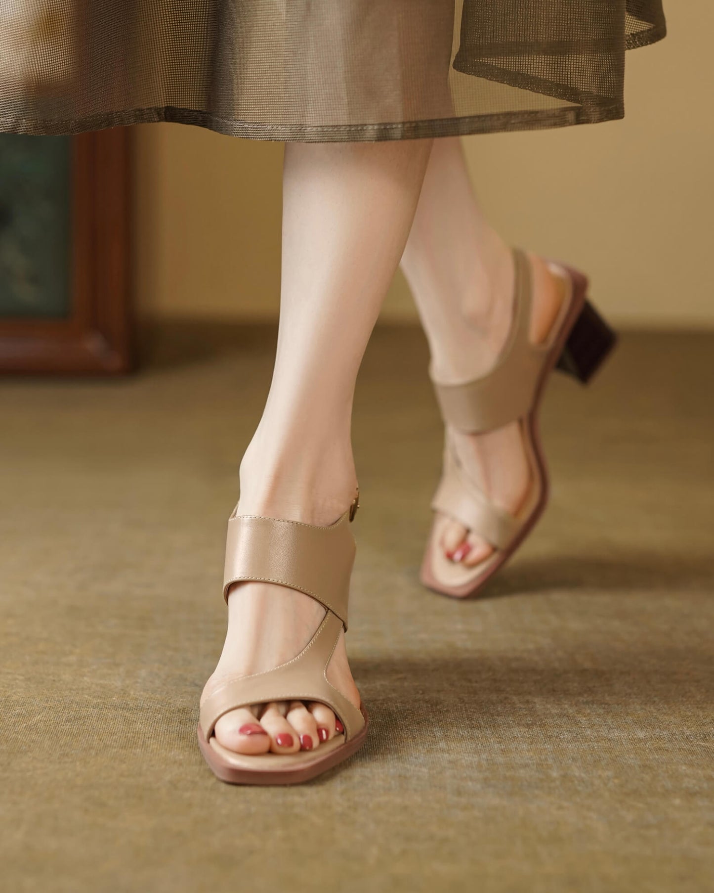 vanna-gladiator-leather-sandals-model