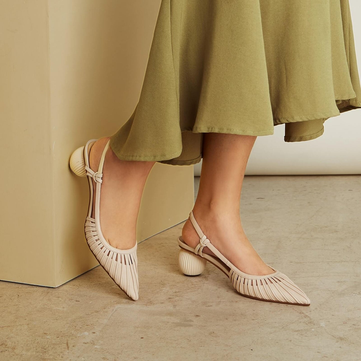 Fenta-Block-Heel-White-Slingback-Pumps-Model-2