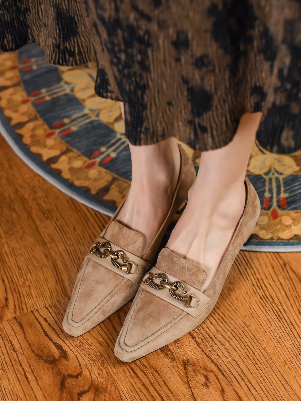 Frida-Nude-Suede-Pumps-Model-1