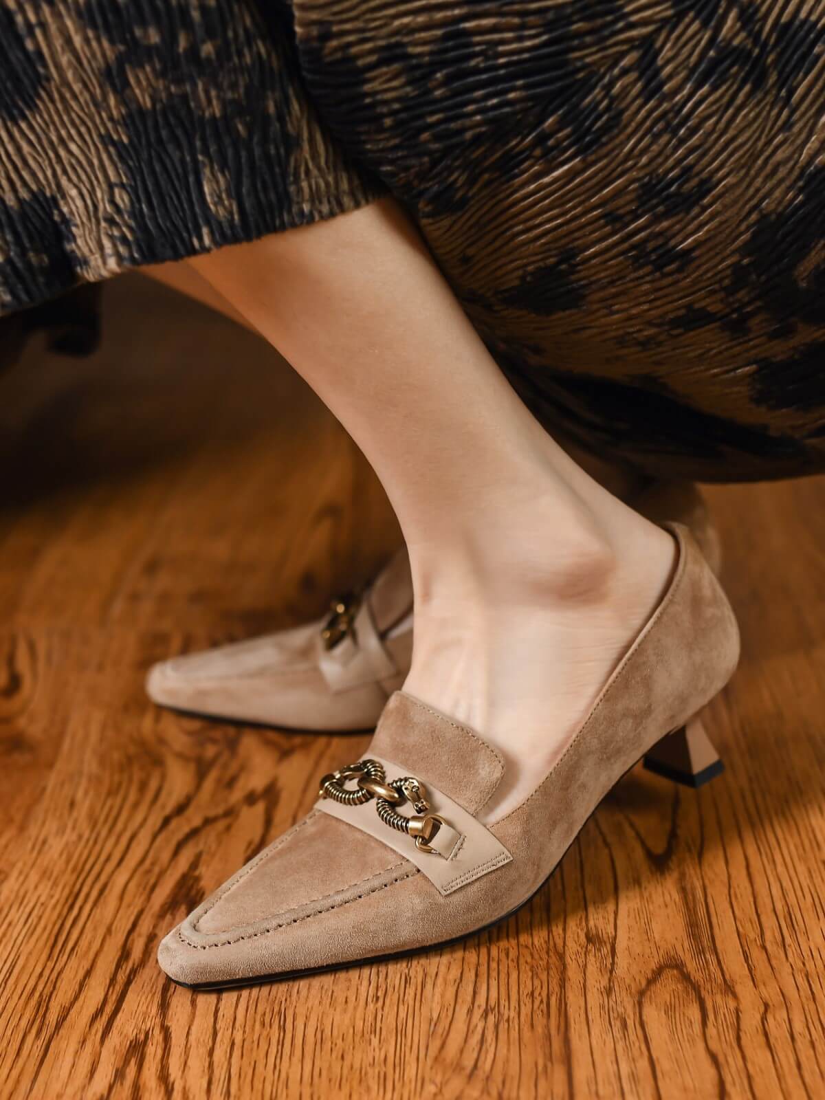 Frida-Nude-Suede-Pumps-Model-2