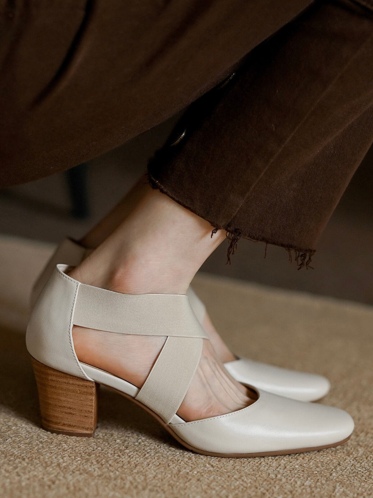 Ganna-White-Leather-Pumps-2