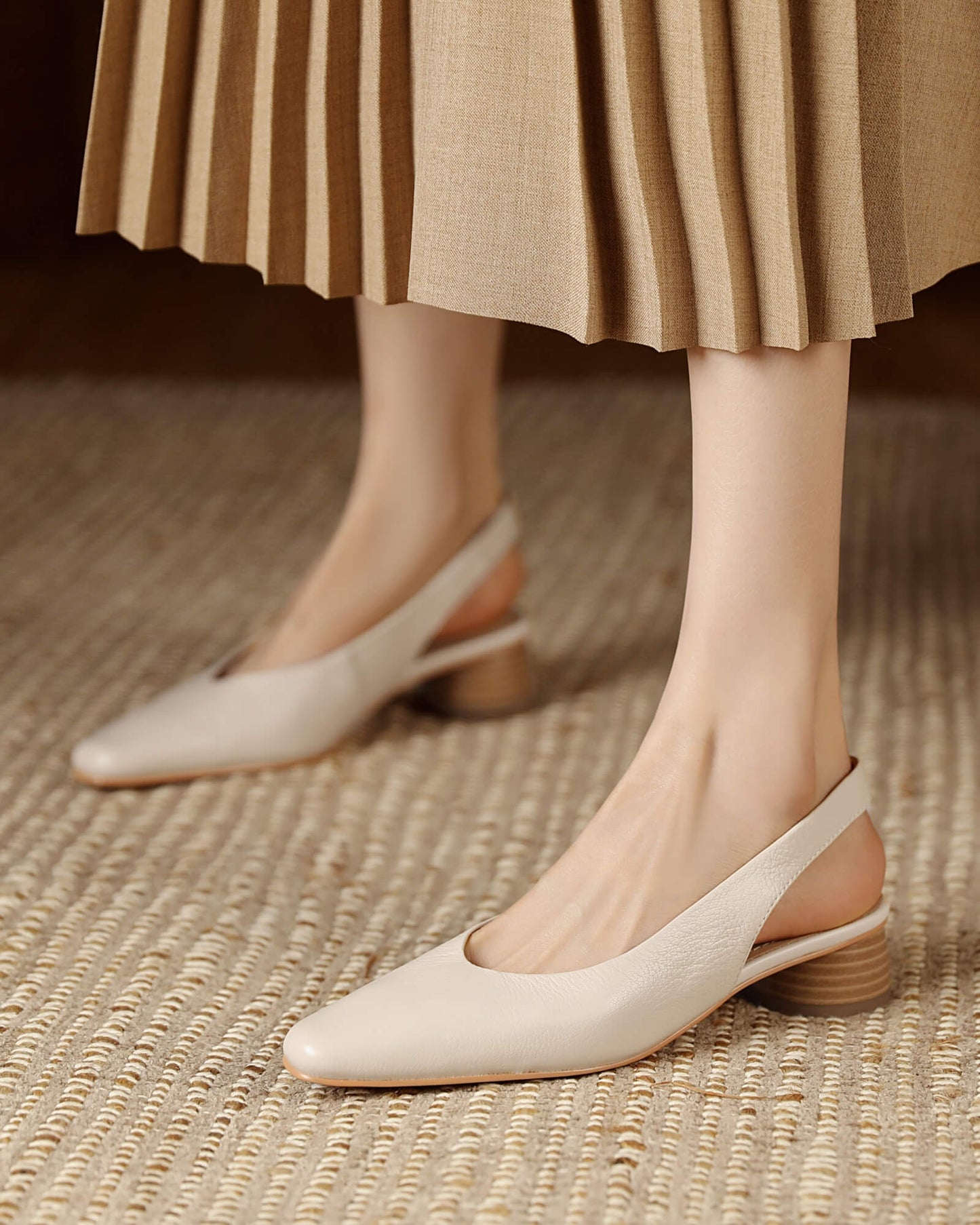 Ganni-beige-lambskin-slingback-pumps-model