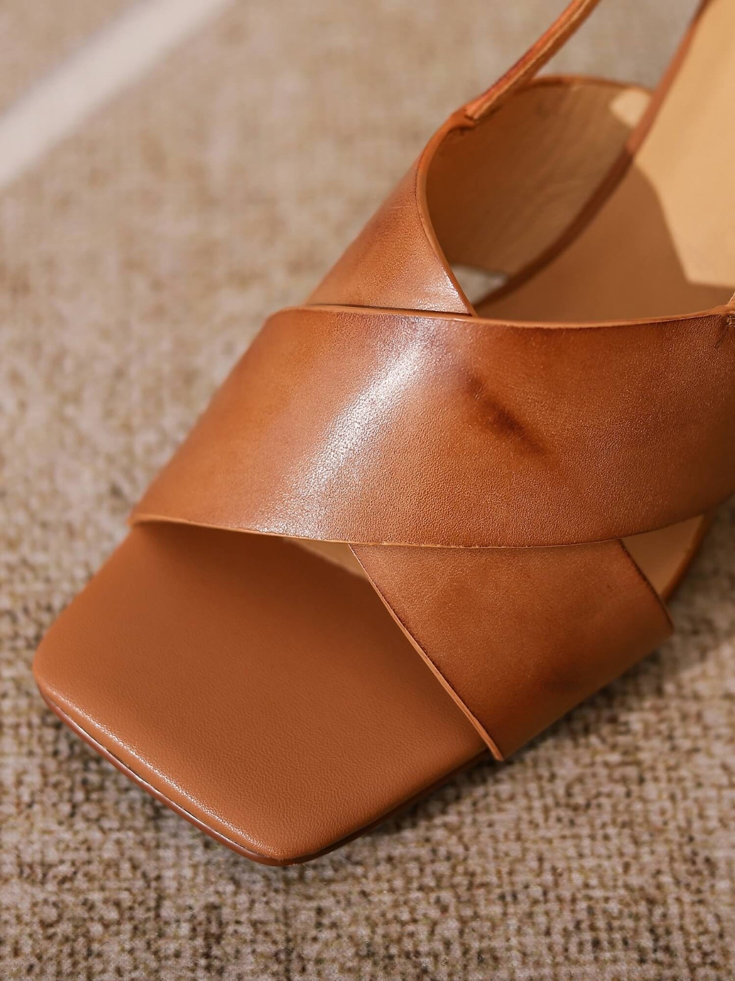 Kilen-Leather-Crisscross-Sandals-4