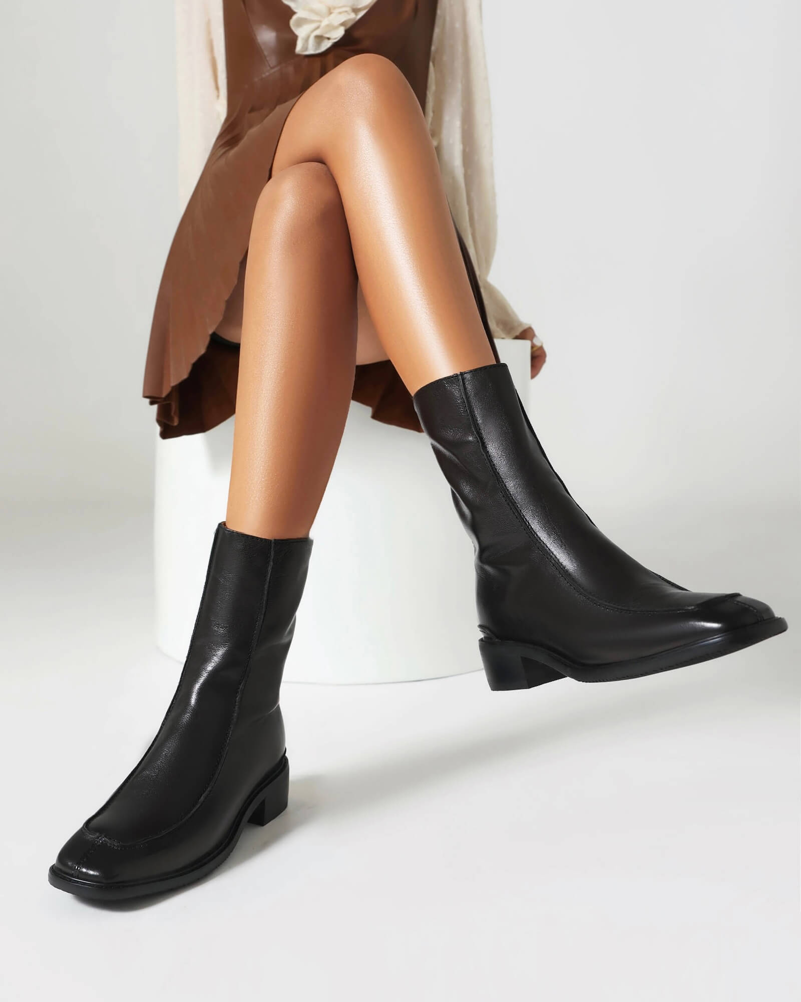 302-square-toe-mid-calf-leather-boots-black-model-6
