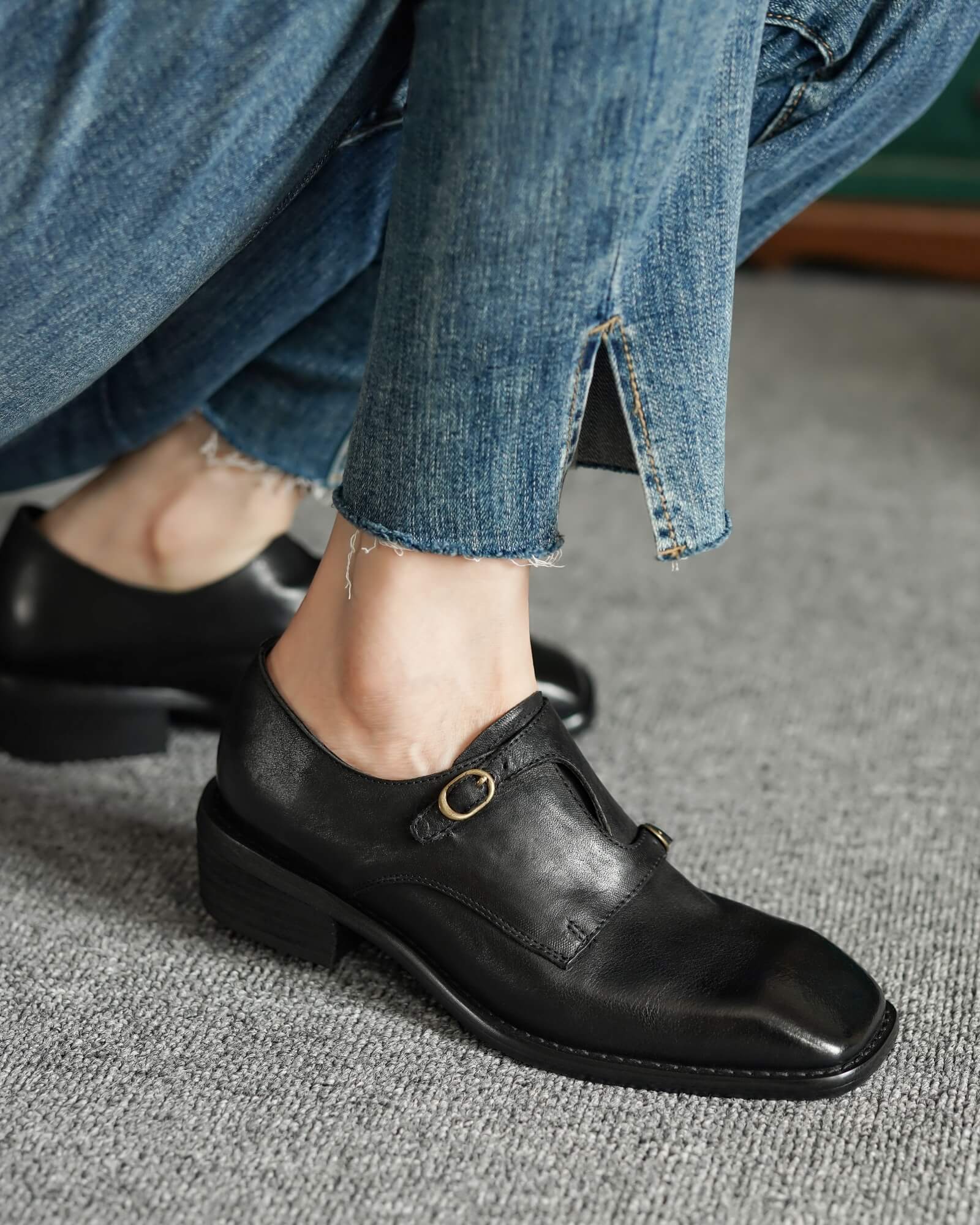 311-monk-style-leather-loafers-black-model-1