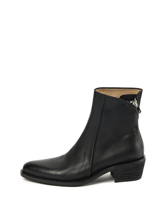 316-black-leather-pointed-toe-boots-1