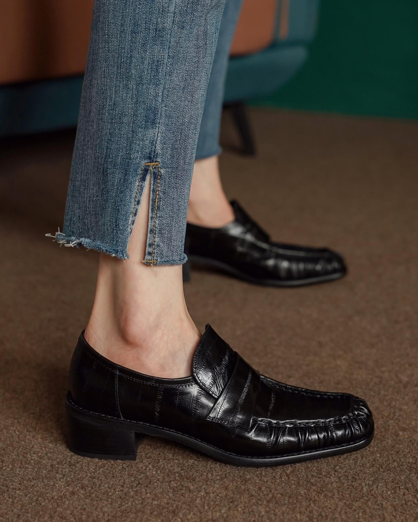 342-45mm-leather-loafers-black-model