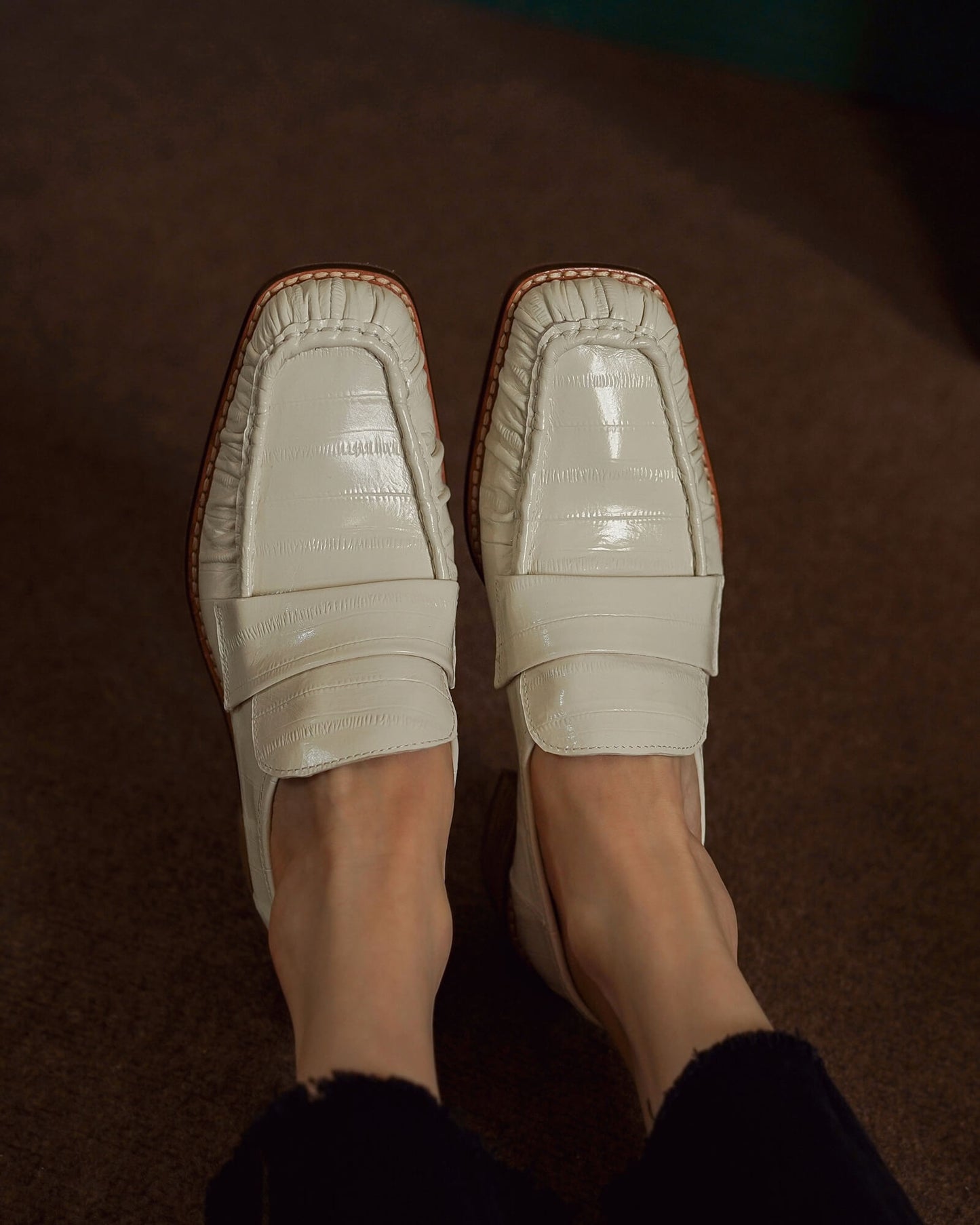 342-45mm-leather-loafers-white-model-1