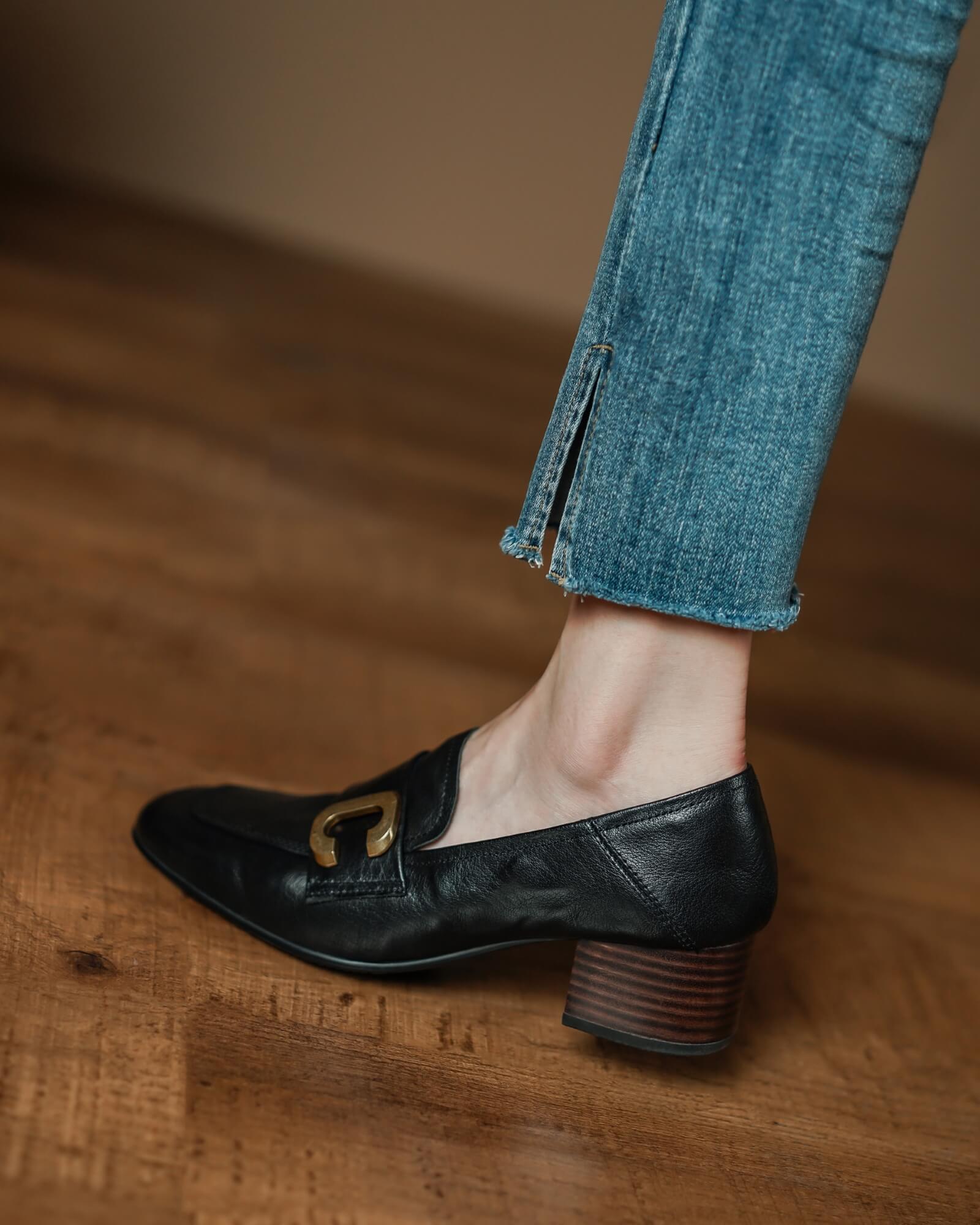 415-c-buckled-leather-loafers-black-model-2