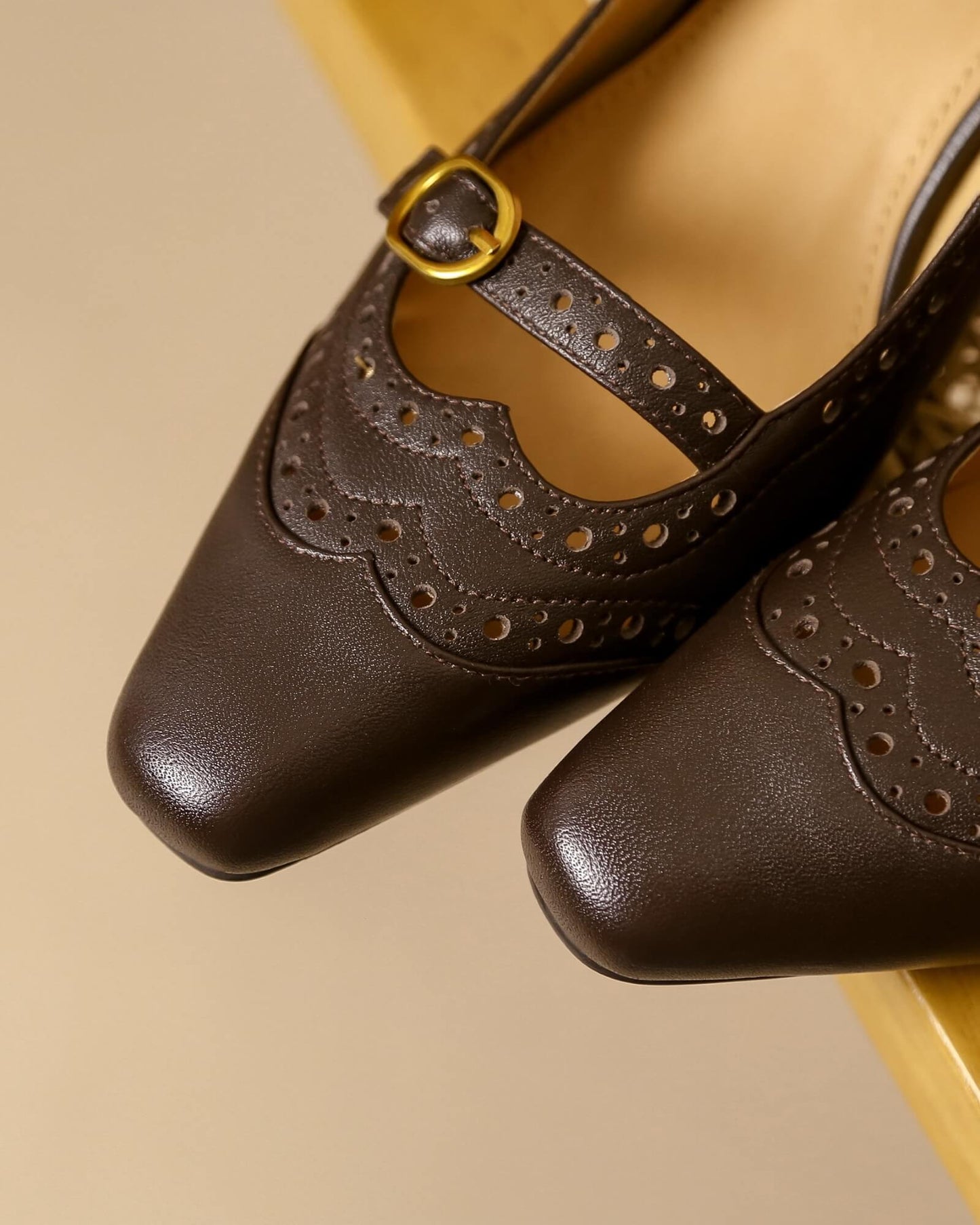 Avadi - Décolleté in pelle brogue