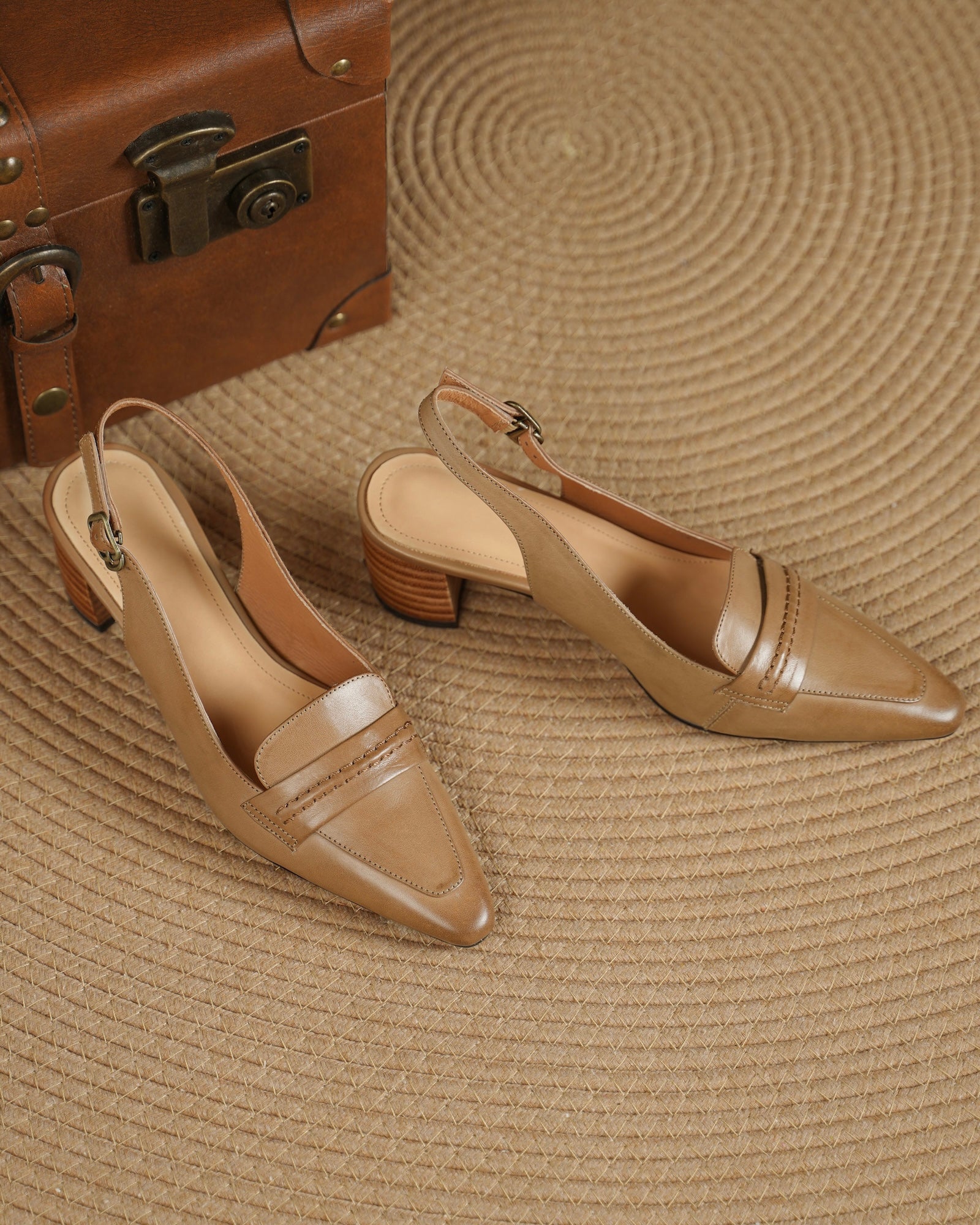 Gero - Zapatillas de cuero con tira trasera