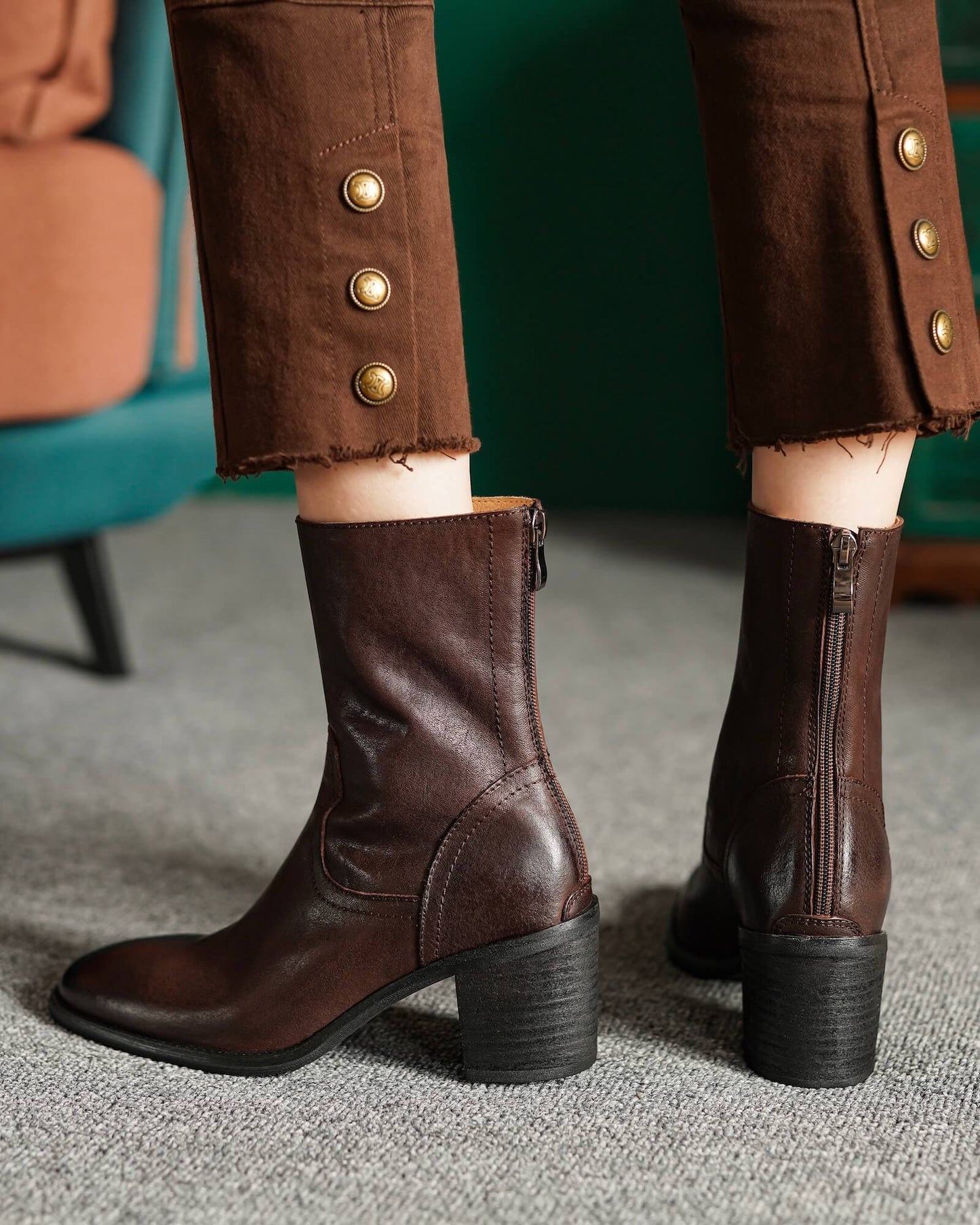 Gota-brown-leather-boots-model