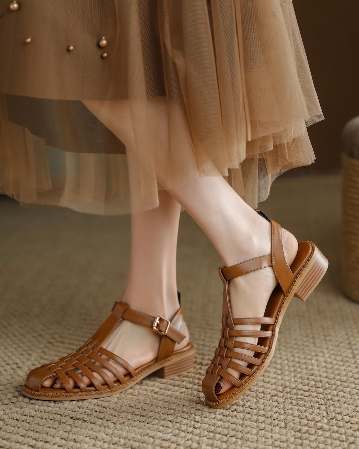 Hilda-woven-leather-sandals-brown-model