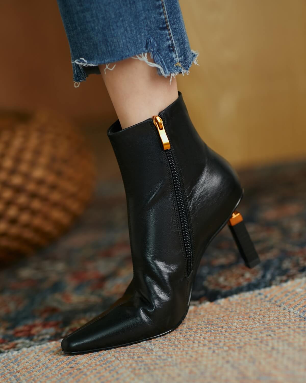 Jene-cube-heeled-boots-black-leather-model-1