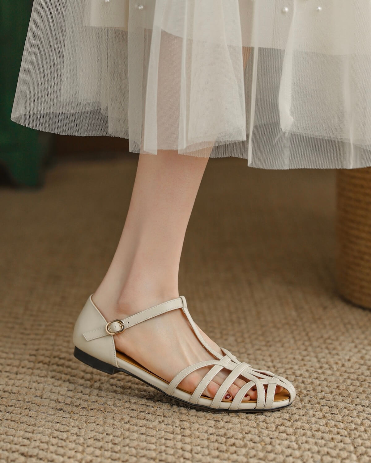 Juno-leather-sandals-white-model-2