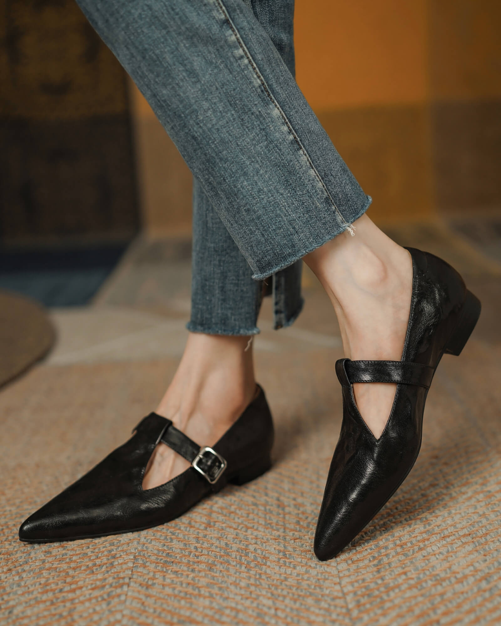 Kanna-black-leather-loafers-model