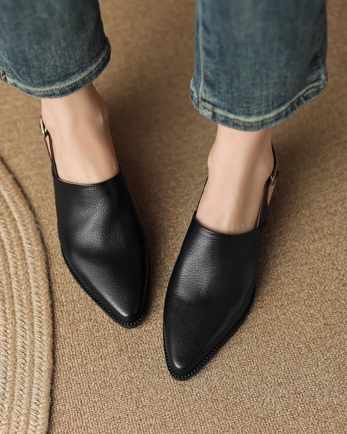 Katy-black-leather-slingback-loafers-model-1