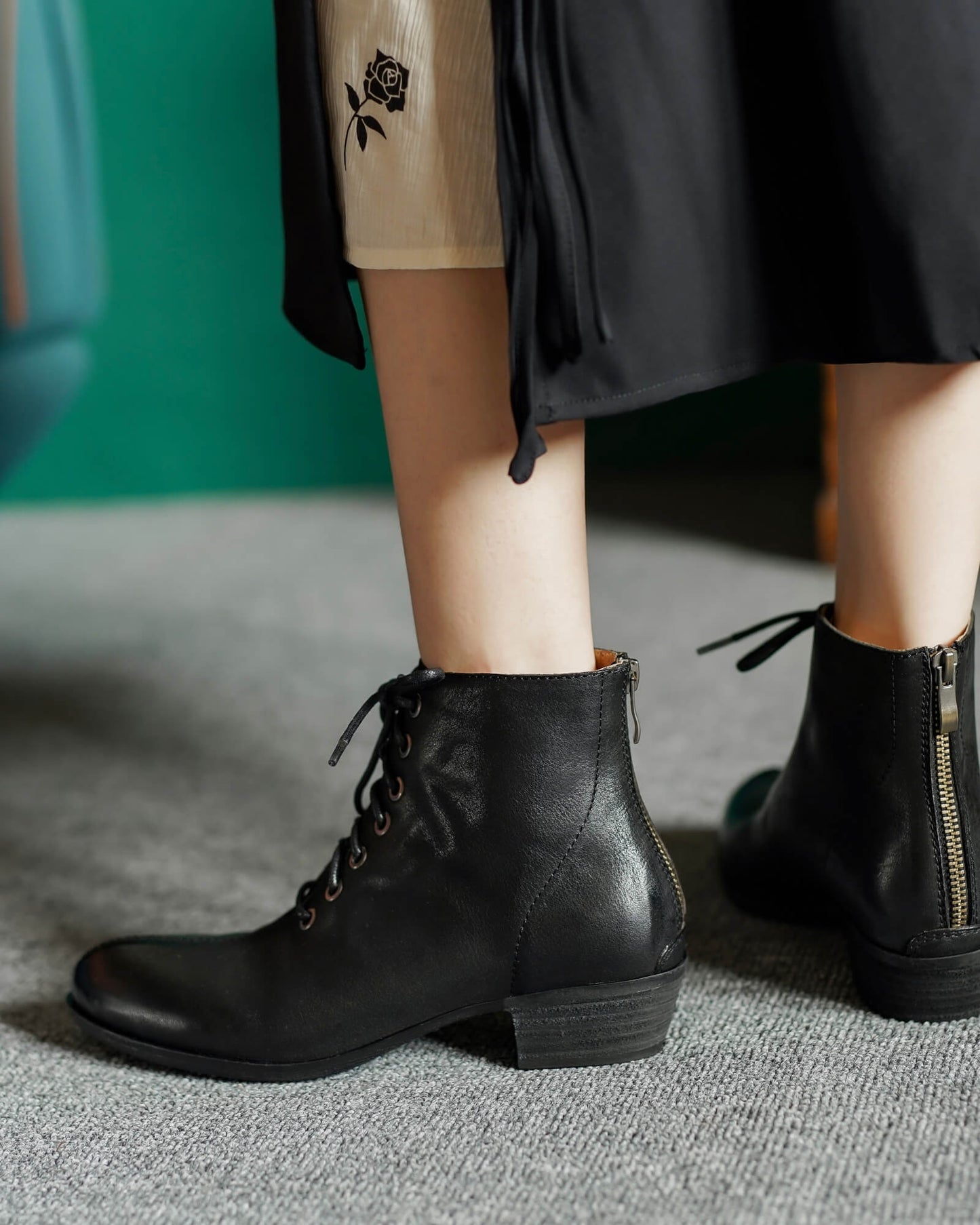 Kenora-ankle-boots-black-leather-model
