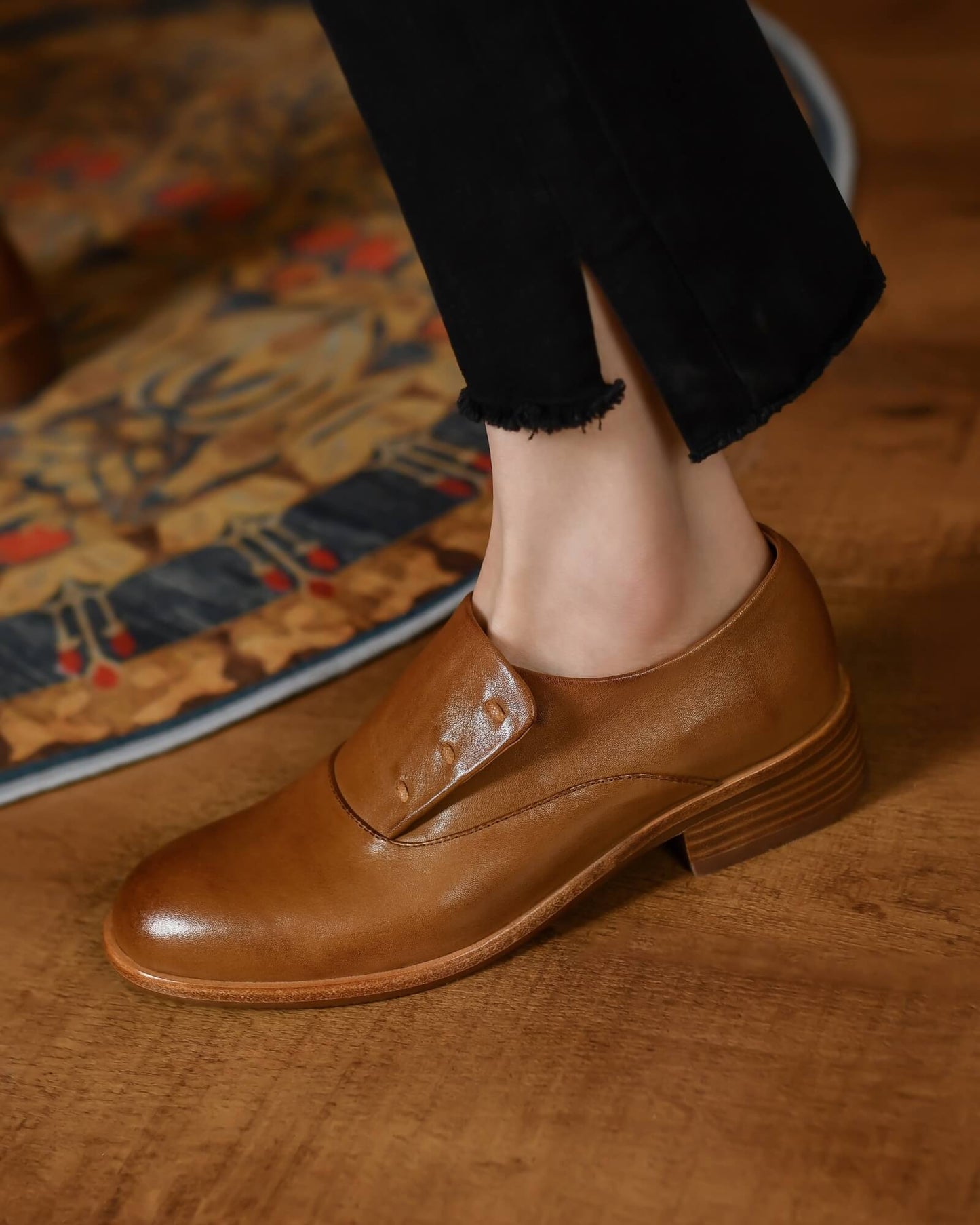 Korio-monk-style-leather-loafers-tan-model-2