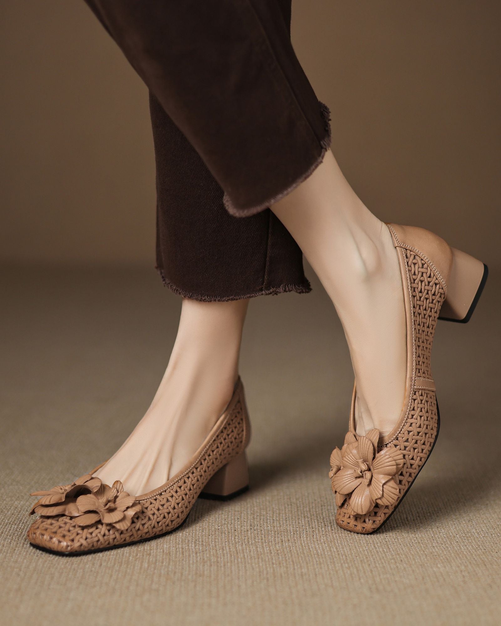 Lizar - Zapatos de tacón con flores perforadas