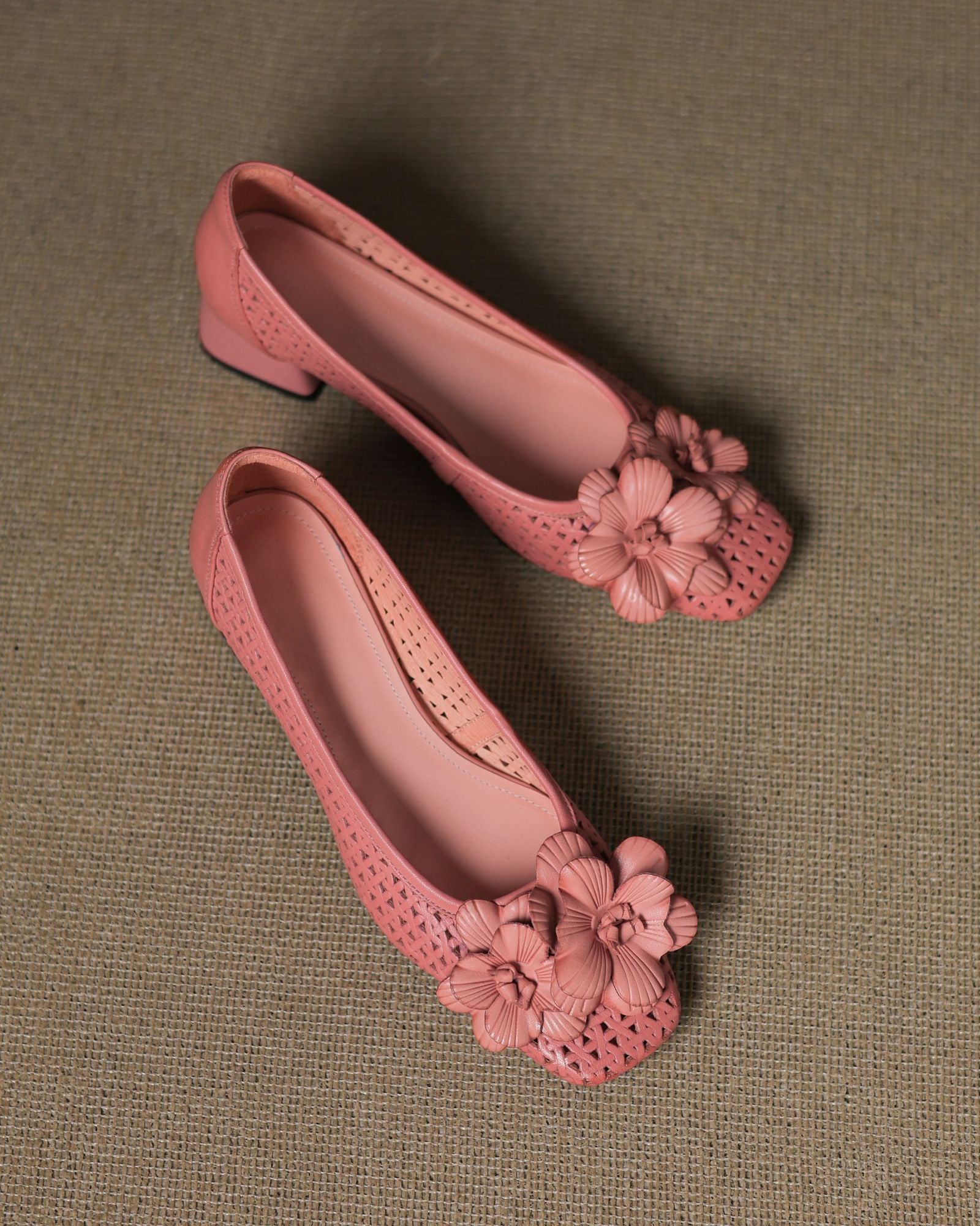 Lizar - Zapatos de tacón con flores perforadas