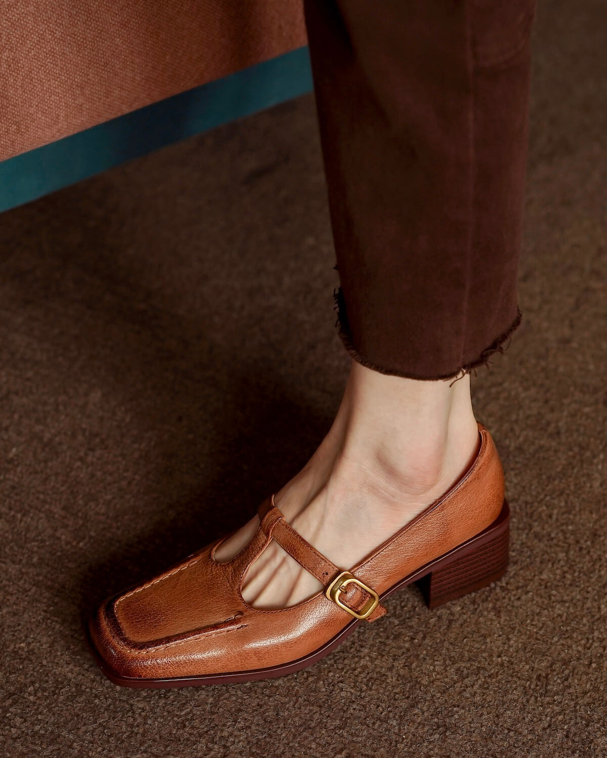 Macon-45mm-tan-leather-loafers-model-1
