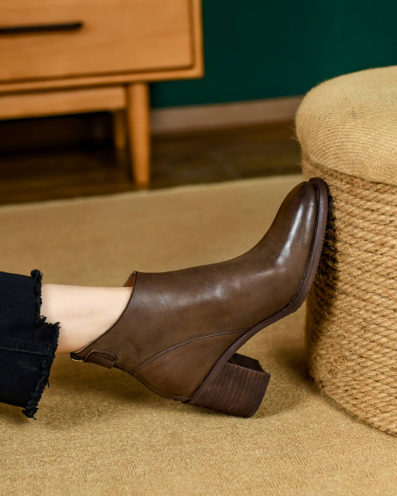 Meru-heeled-leather-boots-brown-model-1