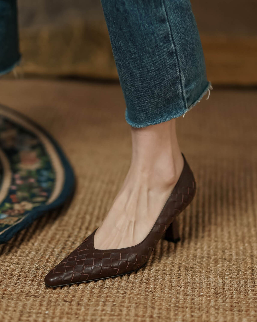 Misora-lambskin-woven-heels-brown-model