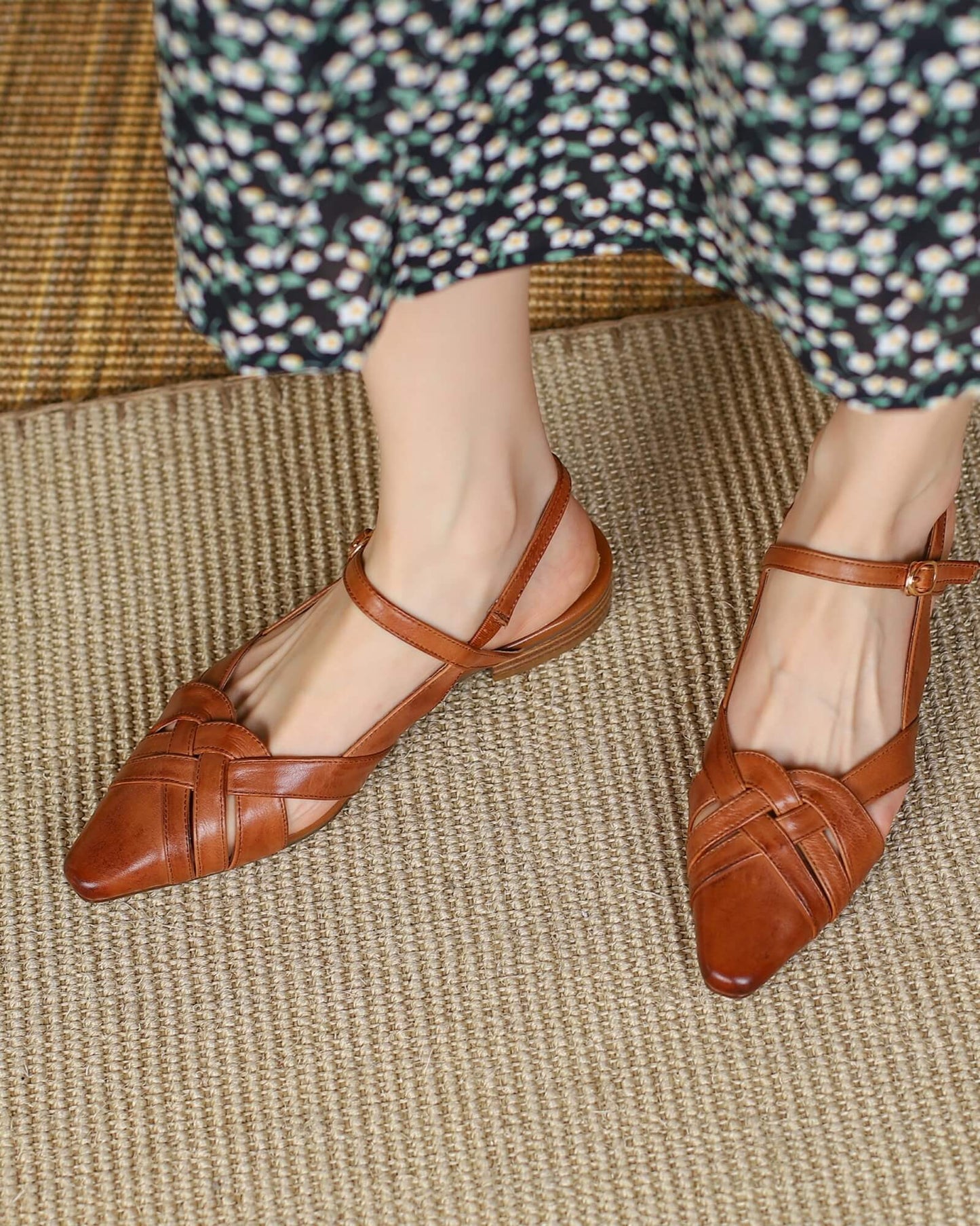 Moda - Sandalen aus gewebtem Leder