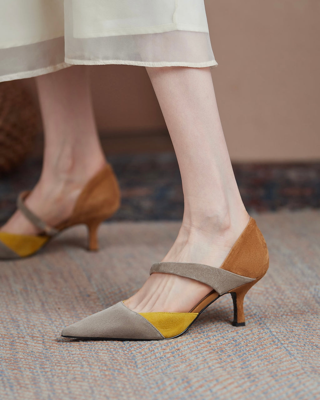 Nifee-contrast-color-pumps-brown-model