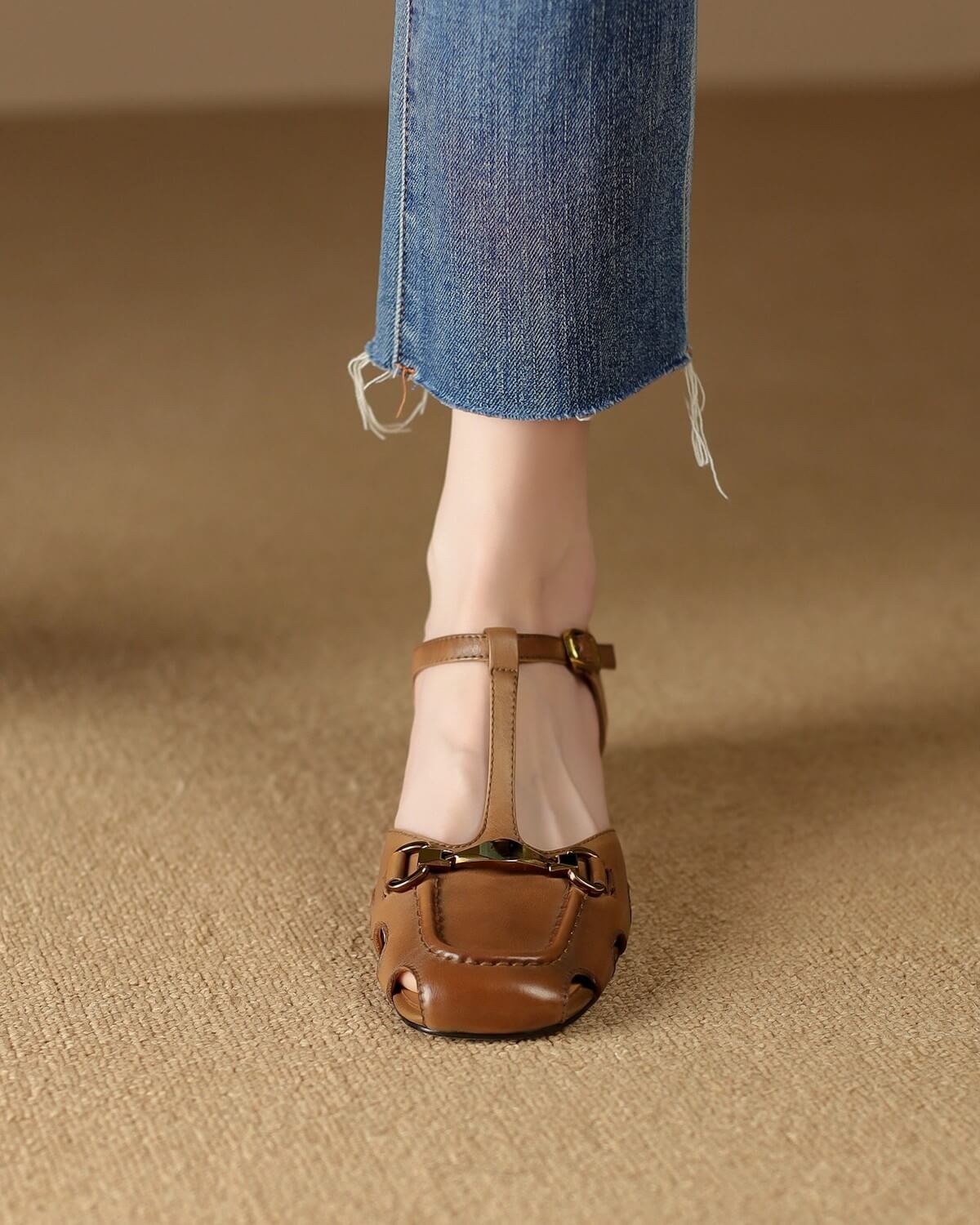 Pelo-t-strap-sandals-tan-model-2