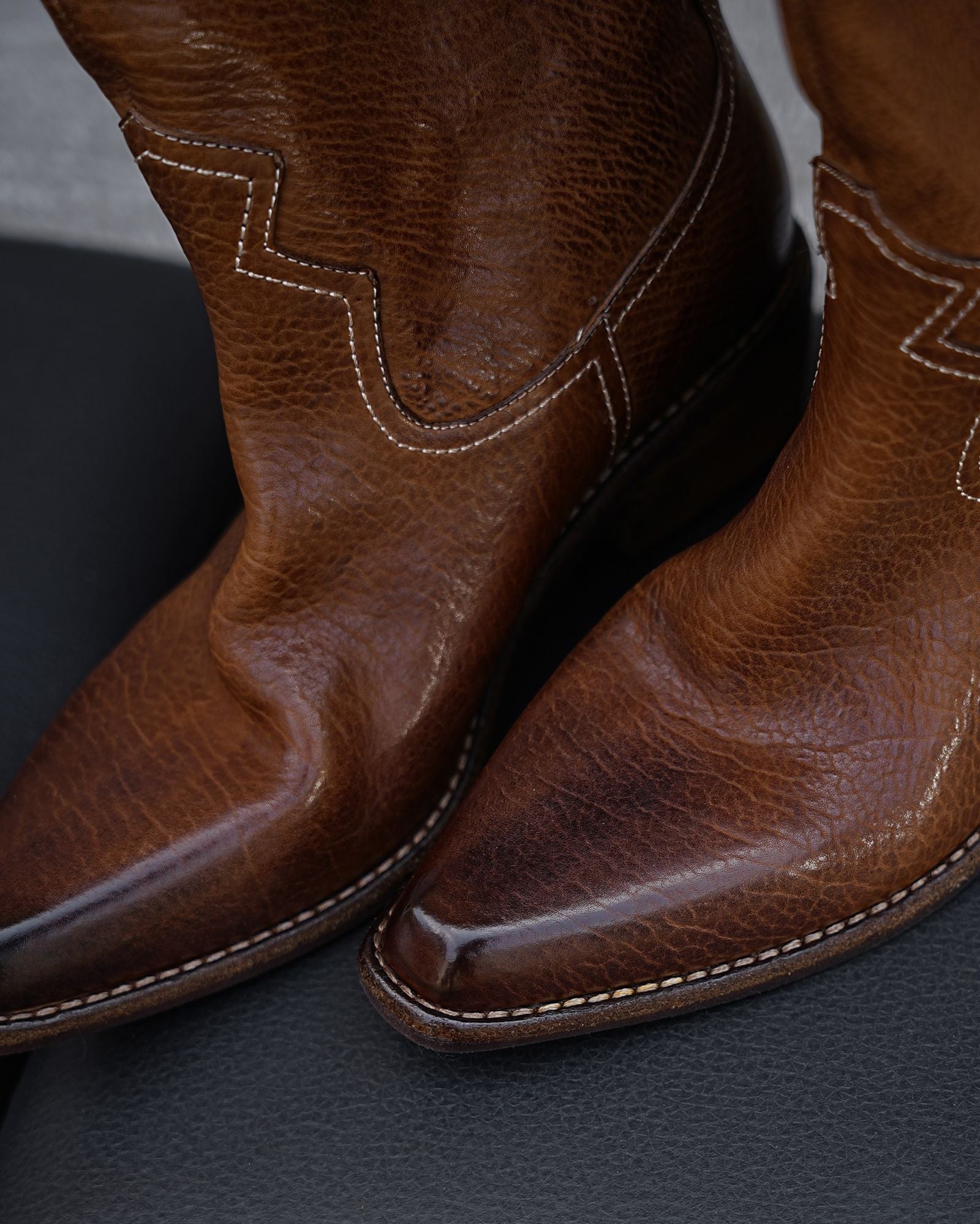 RS 6 - Botas con costuras hasta media pantorrilla