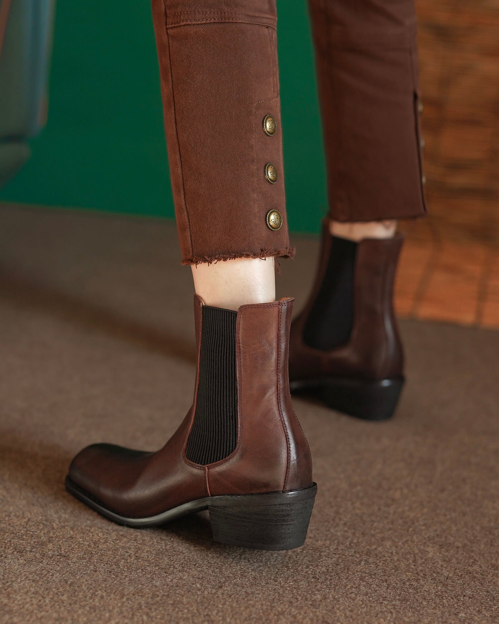 Saly-brown-leather-chelsea-boots-model-2